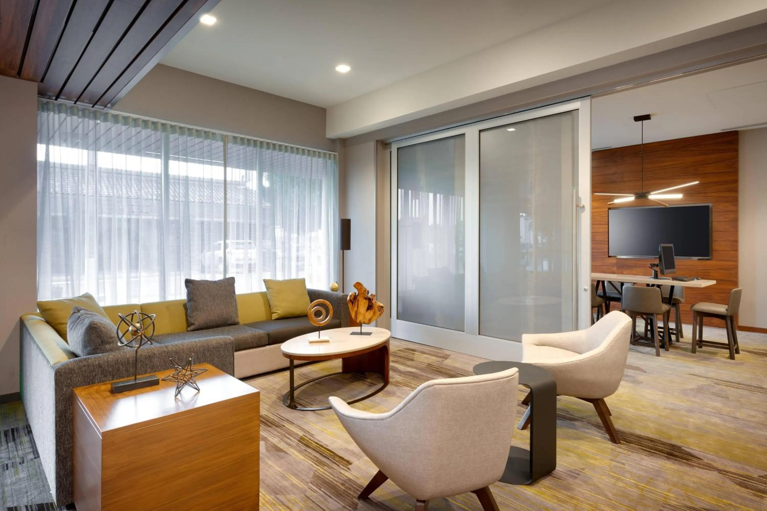Lobby or reception in Courtyard by Marriott Los Angeles LAX/Hawthorne