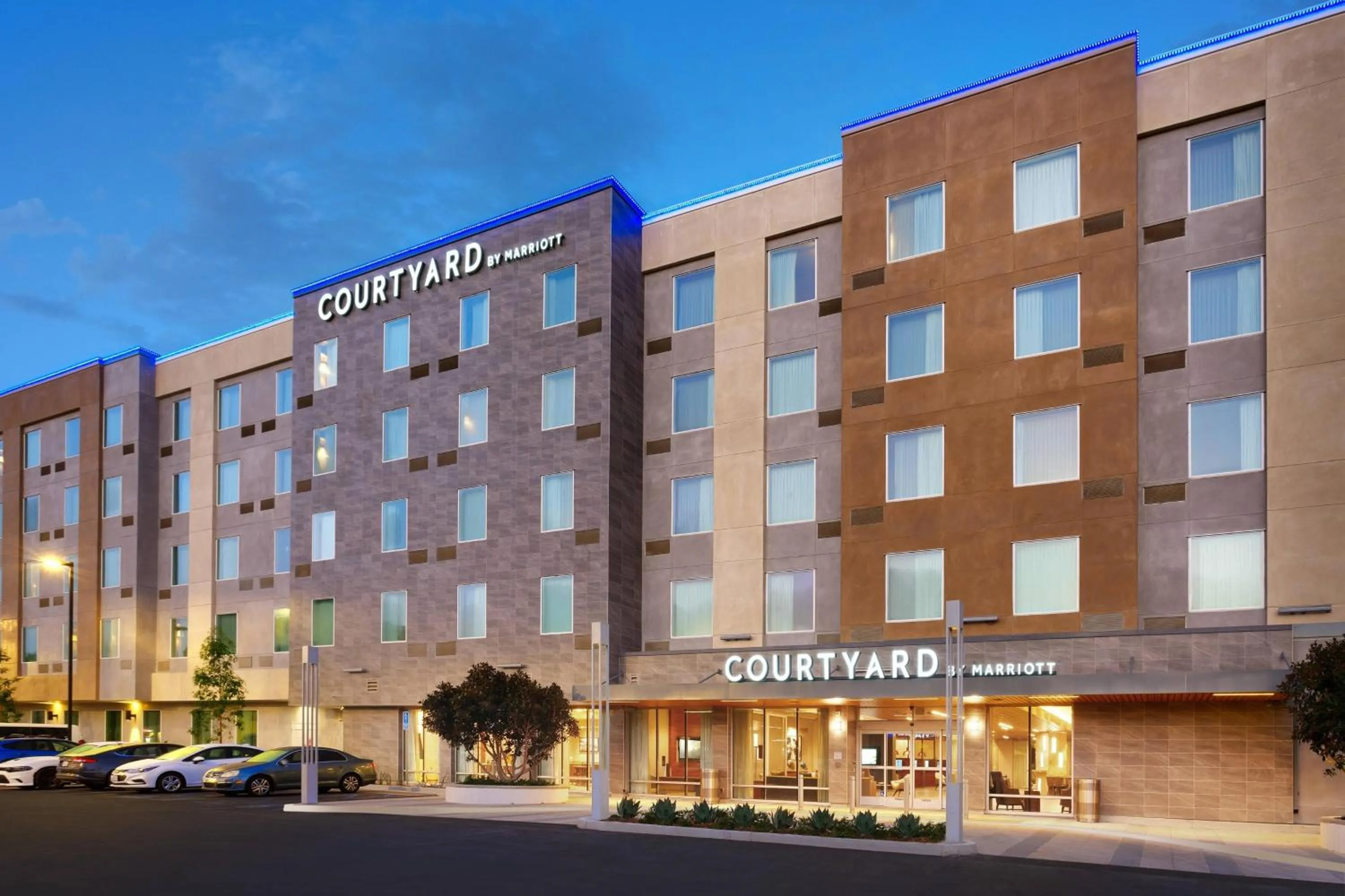 Property building in Courtyard by Marriott Los Angeles LAX/Hawthorne