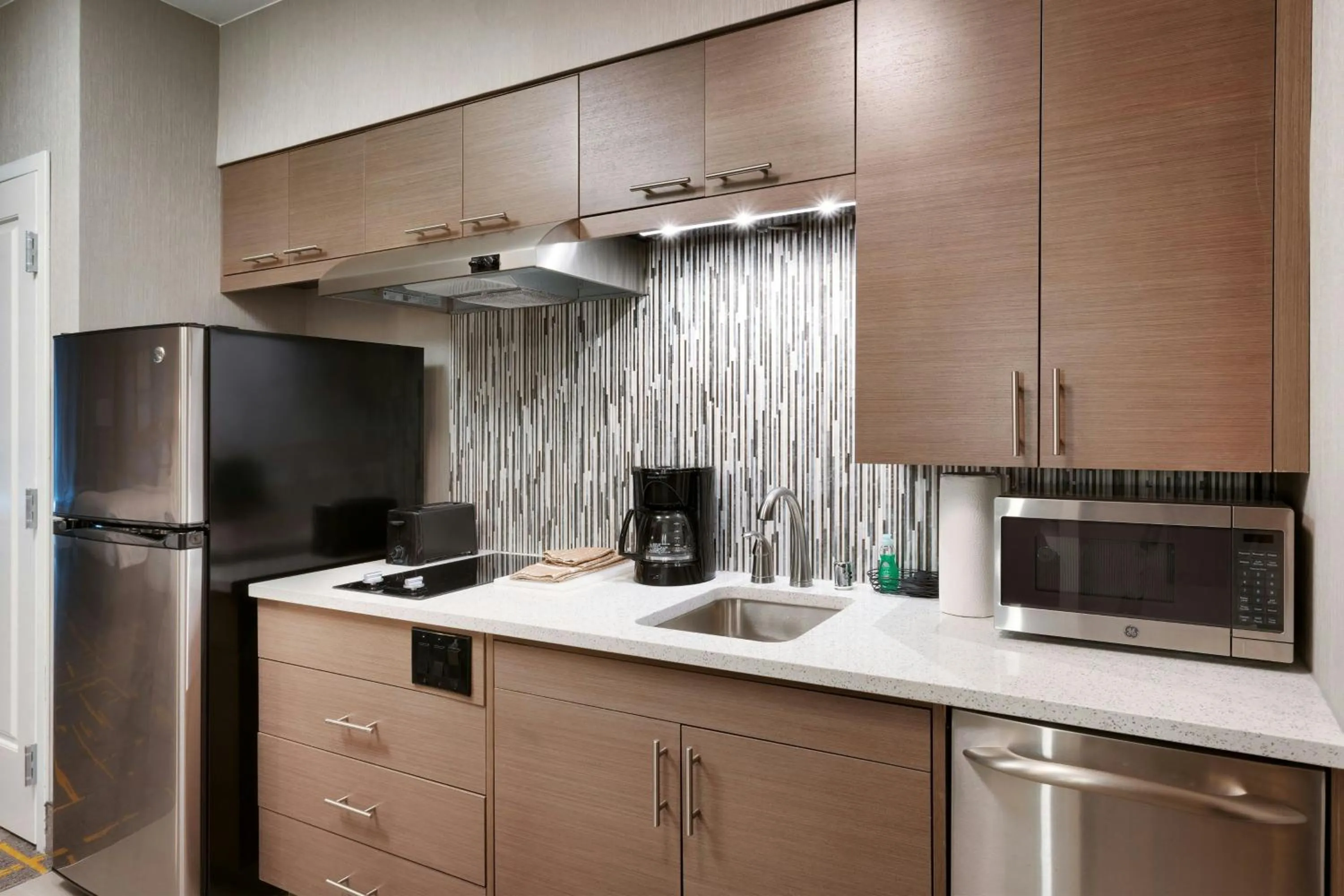 Kitchen or kitchenette in TownePlace Suites by Marriott Los Angeles LAX/Hawthorne