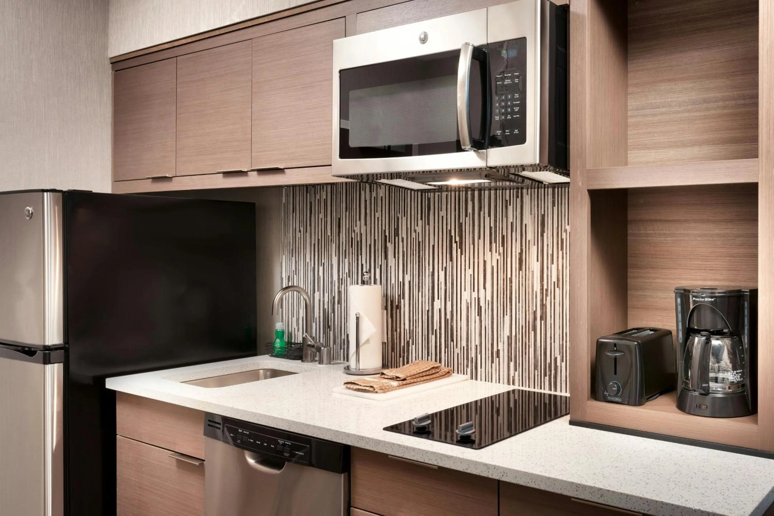 Kitchen or kitchenette in TownePlace Suites by Marriott Los Angeles LAX/Hawthorne