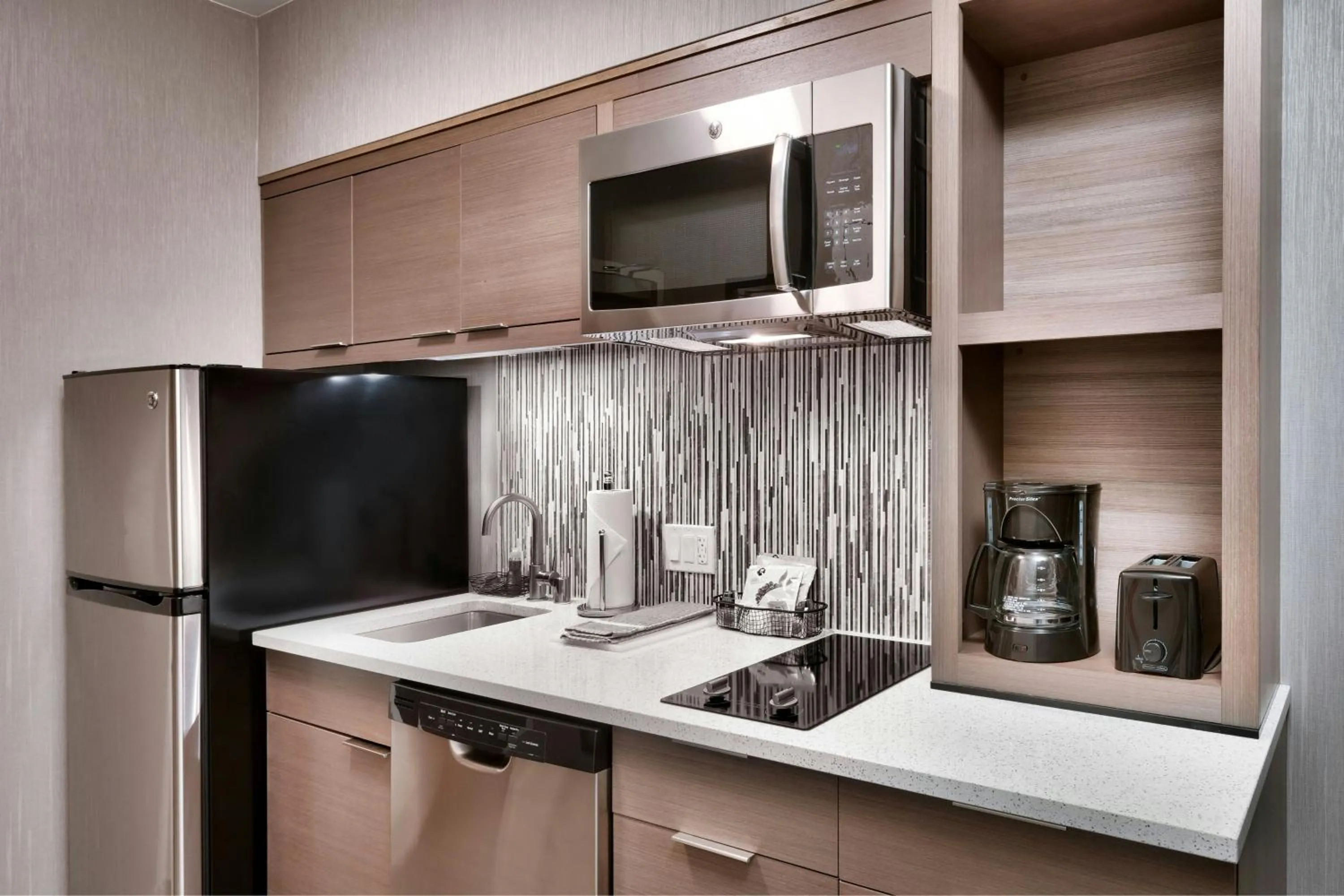 Kitchen or kitchenette in TownePlace Suites by Marriott Los Angeles LAX/Hawthorne