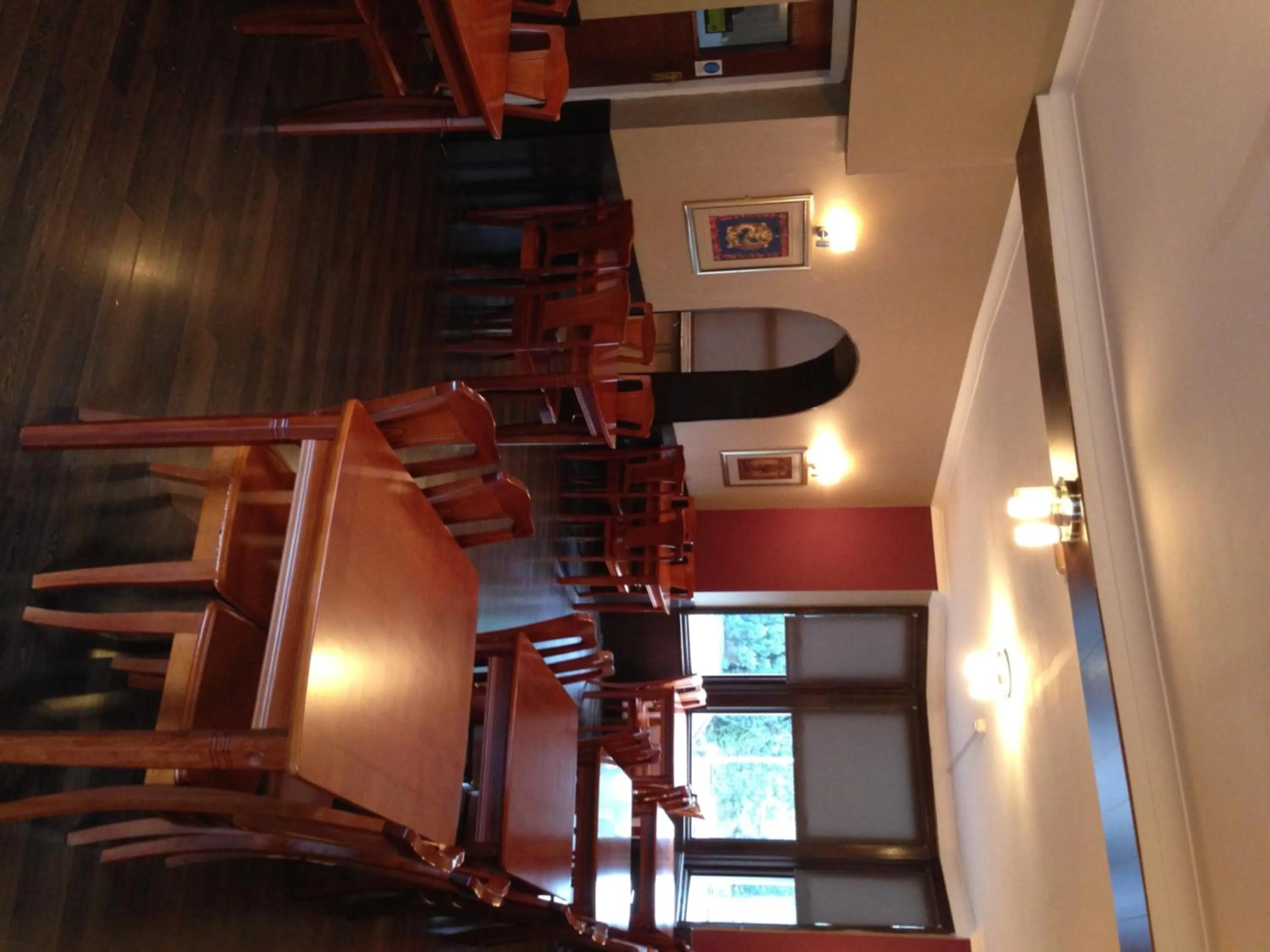 Restaurant/Places to Eat in Rossmore Hotel