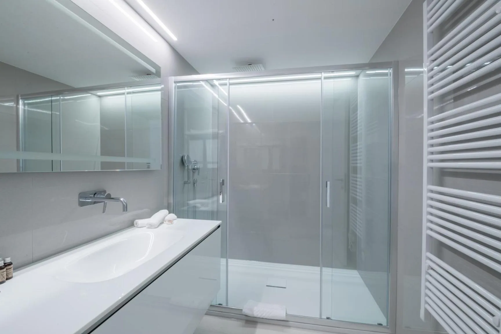 Shower in Aparthotel Joel