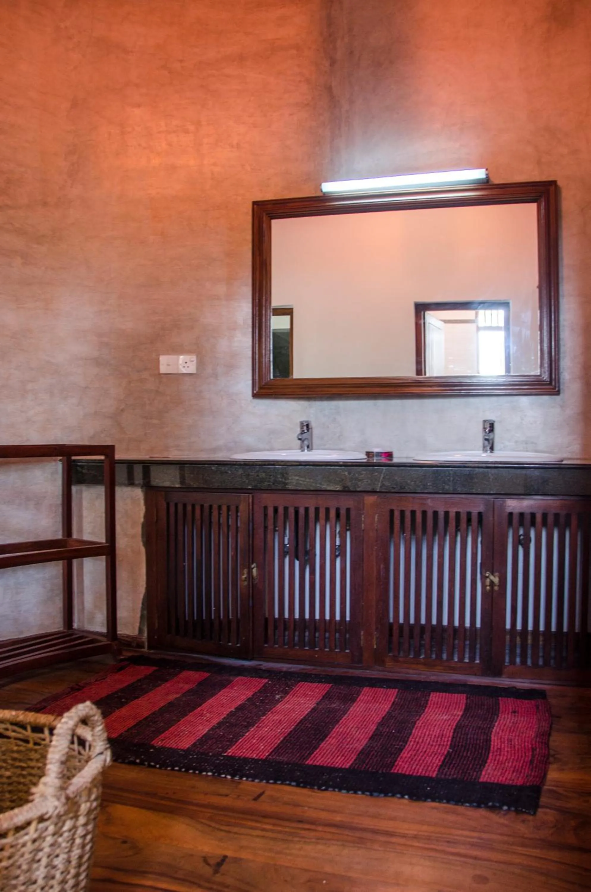 Bathroom, Bed in Villa Tara