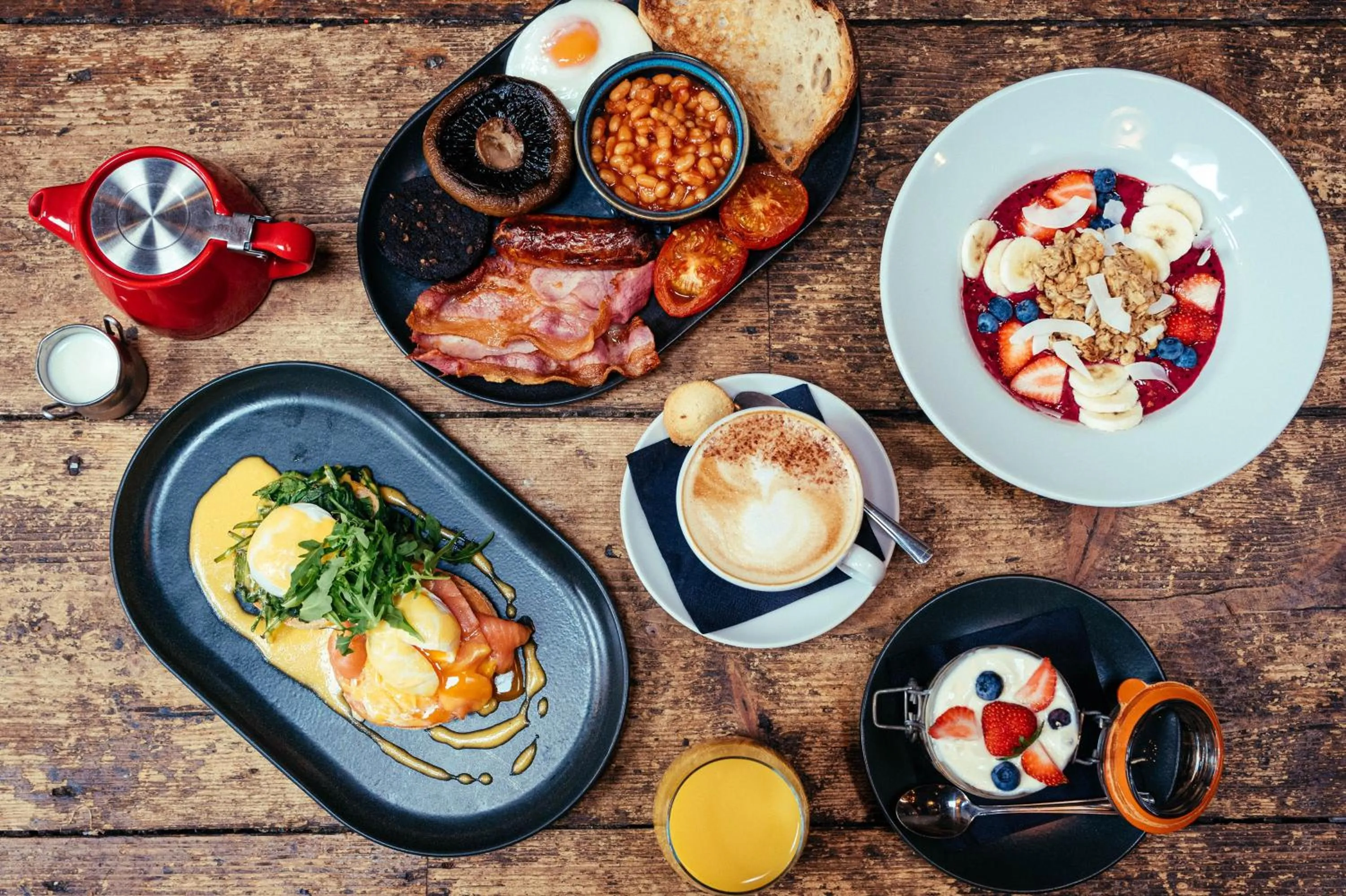 Property building in The Sun Hotel & Bar