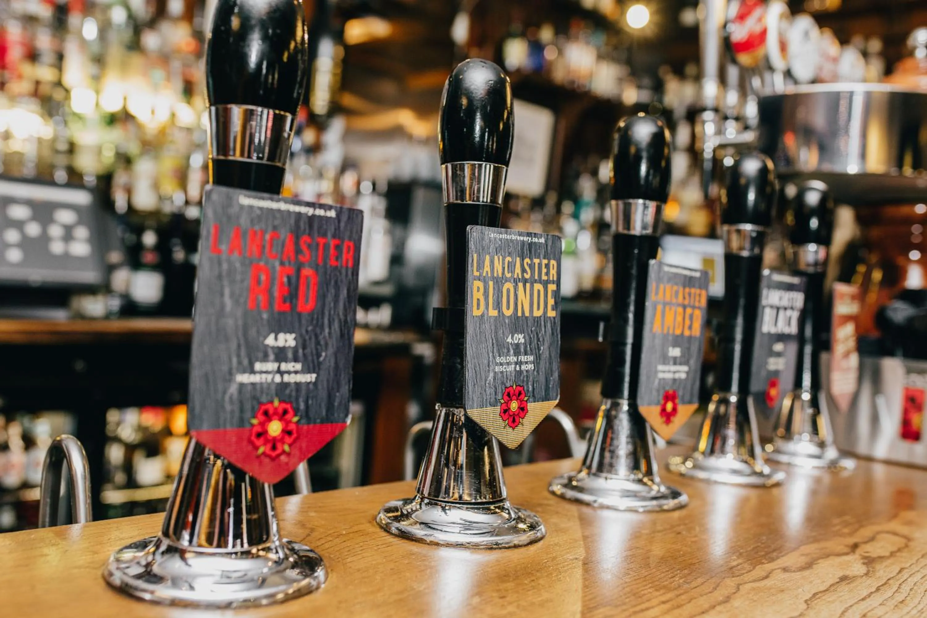 Lounge or bar in The Sun Hotel & Bar