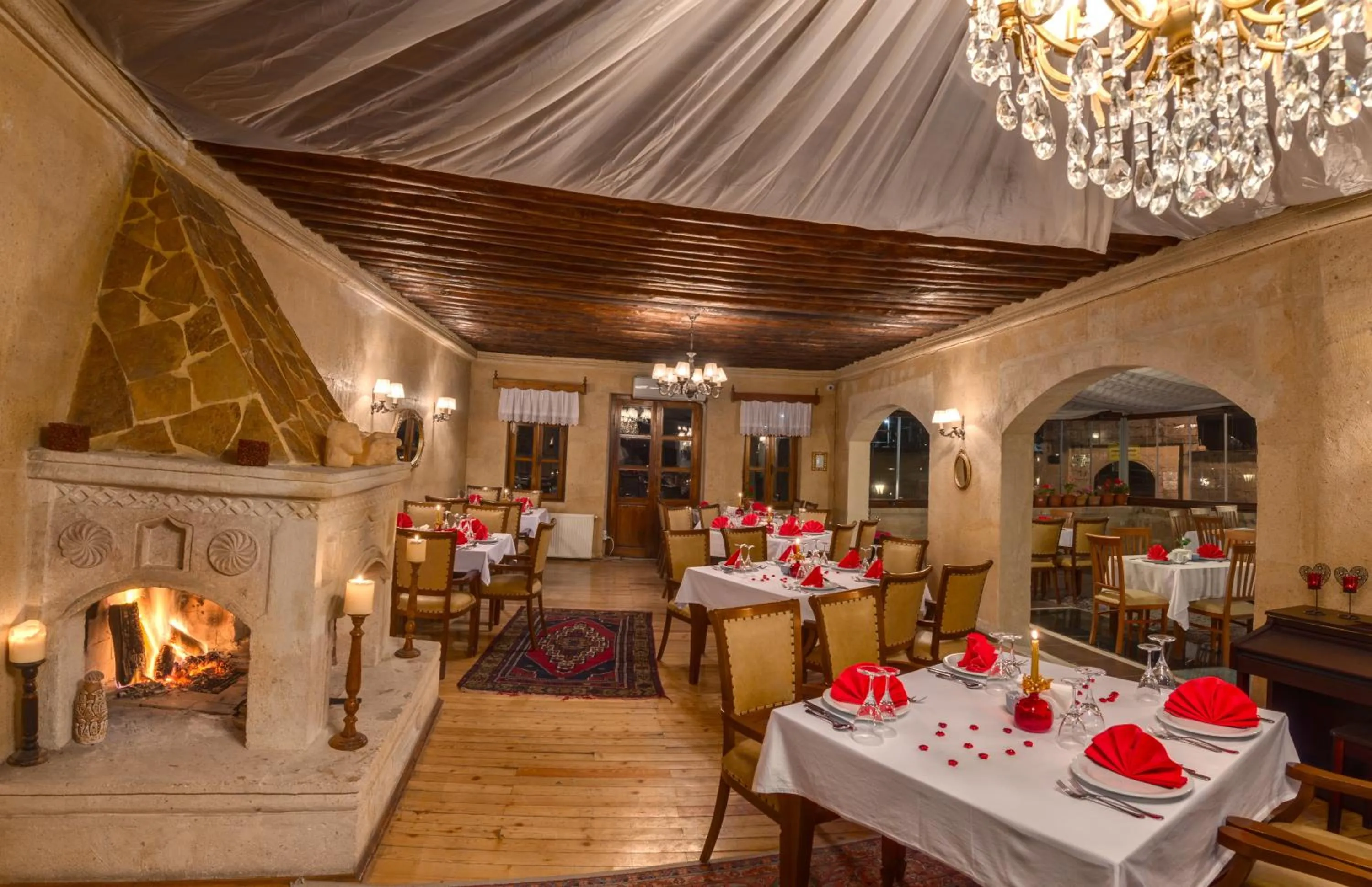 Restaurant/places to eat in Hotel Temenni Evi