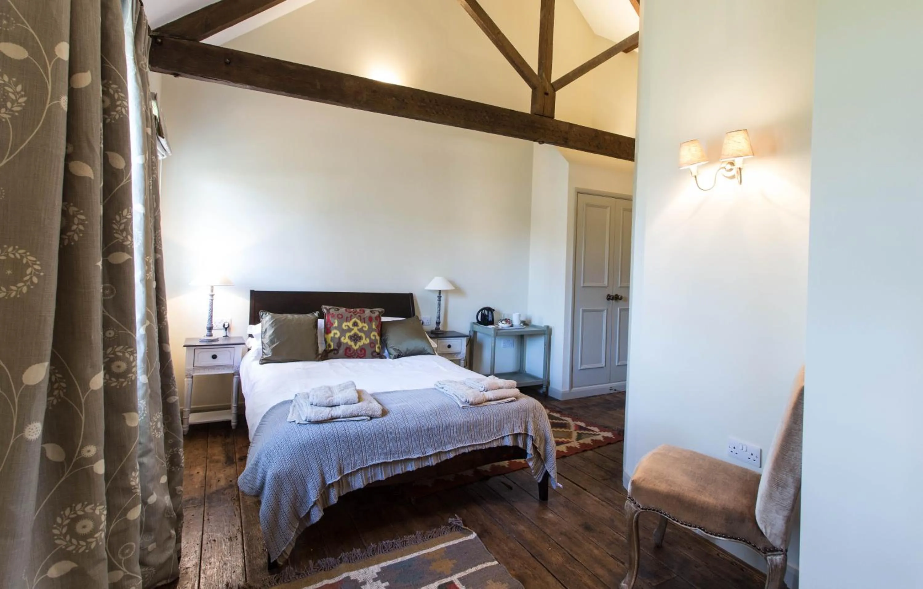 Bed in Tailor Room 3