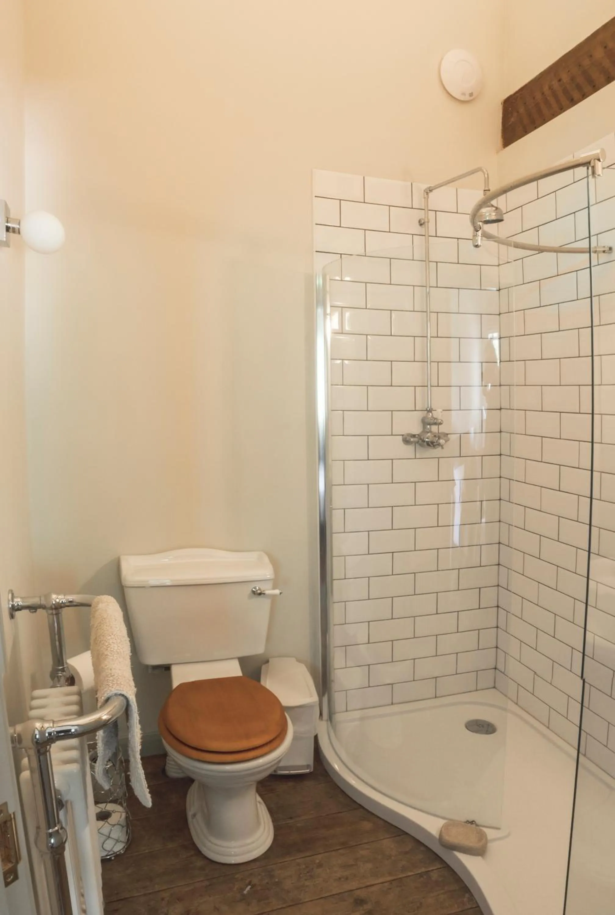 Shower in Tailor Room 3