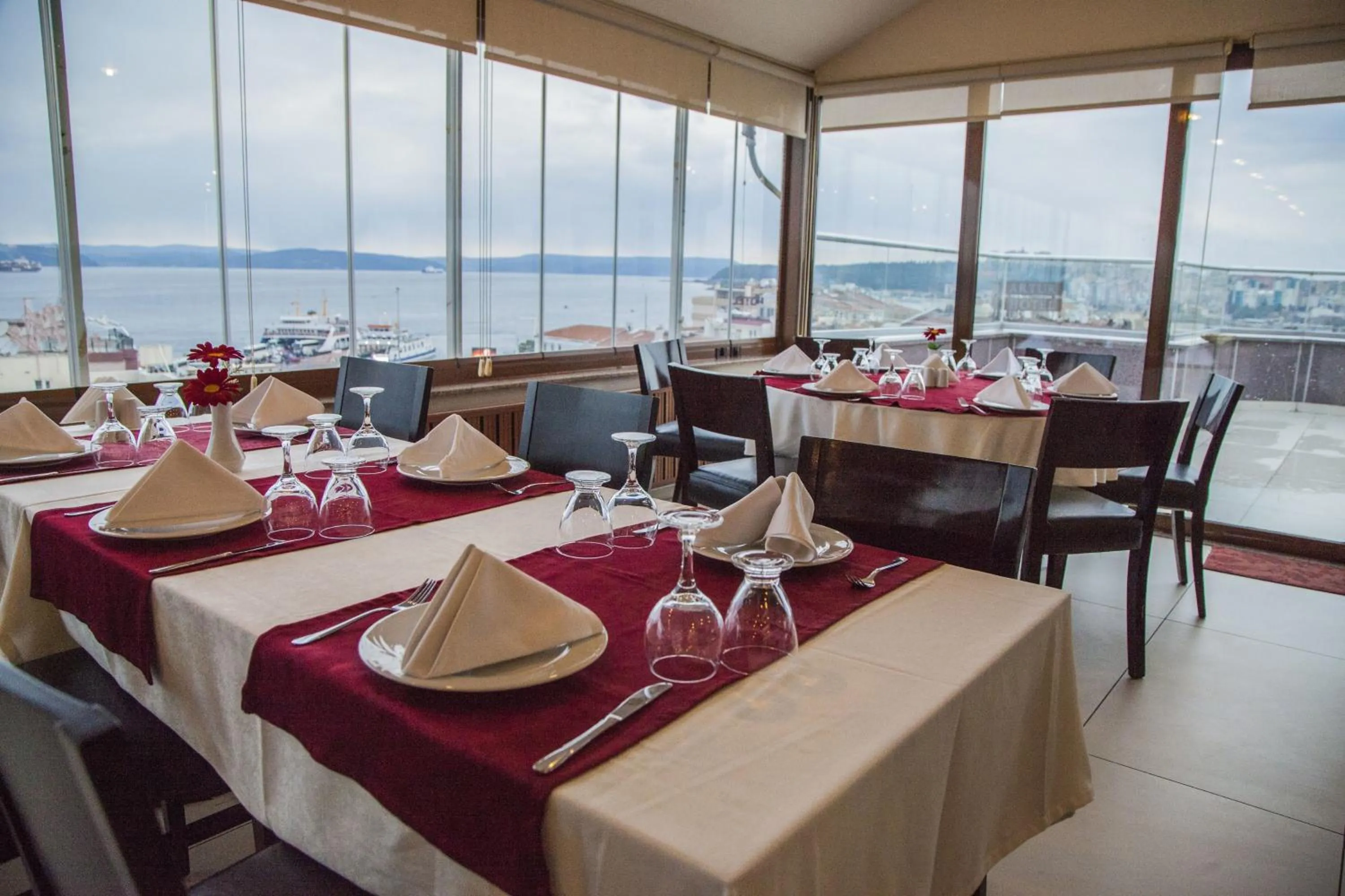 Restaurant/places to eat in Çanak Hotel