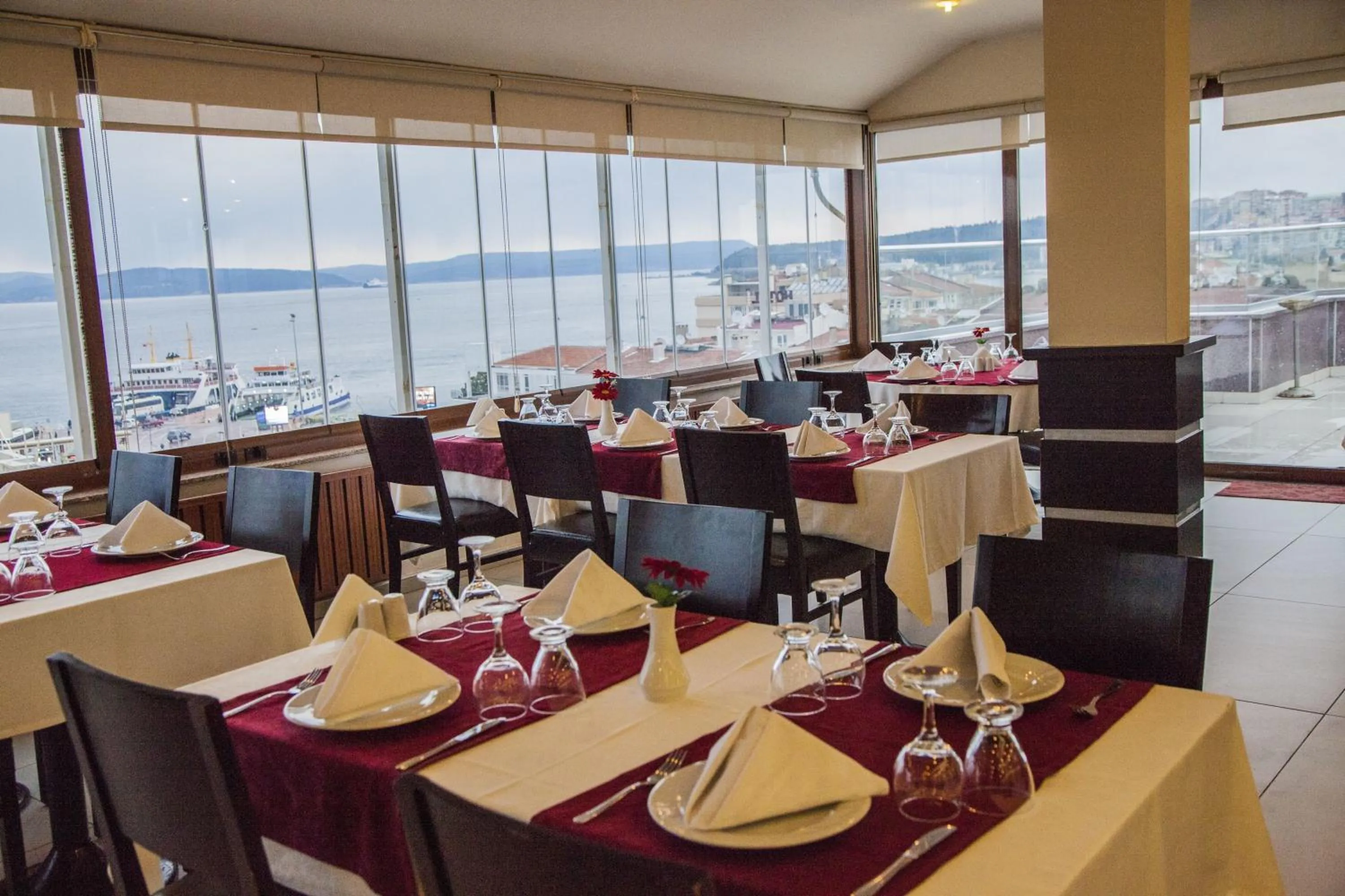 Restaurant/places to eat in Çanak Hotel