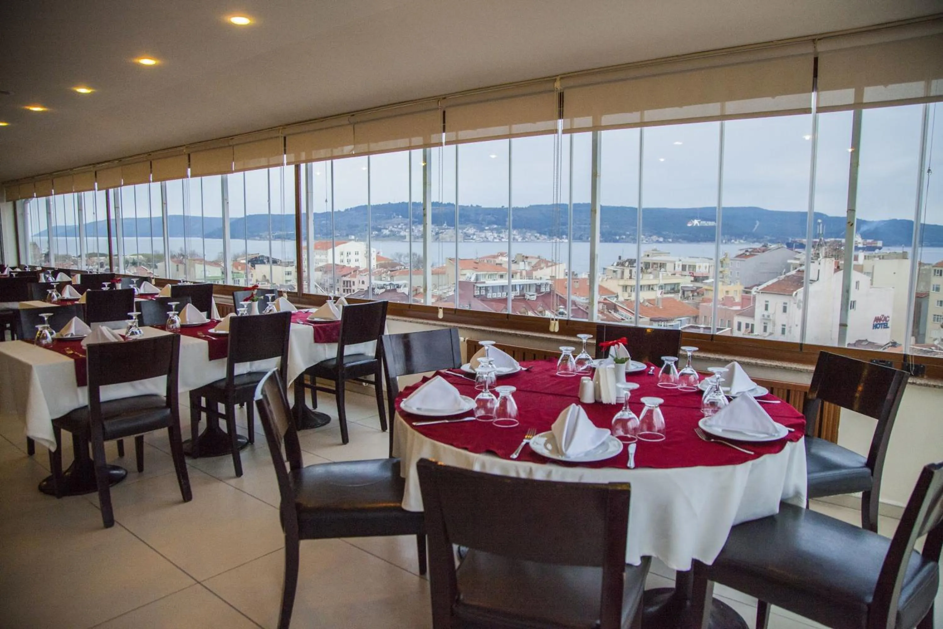 Restaurant/places to eat in Çanak Hotel