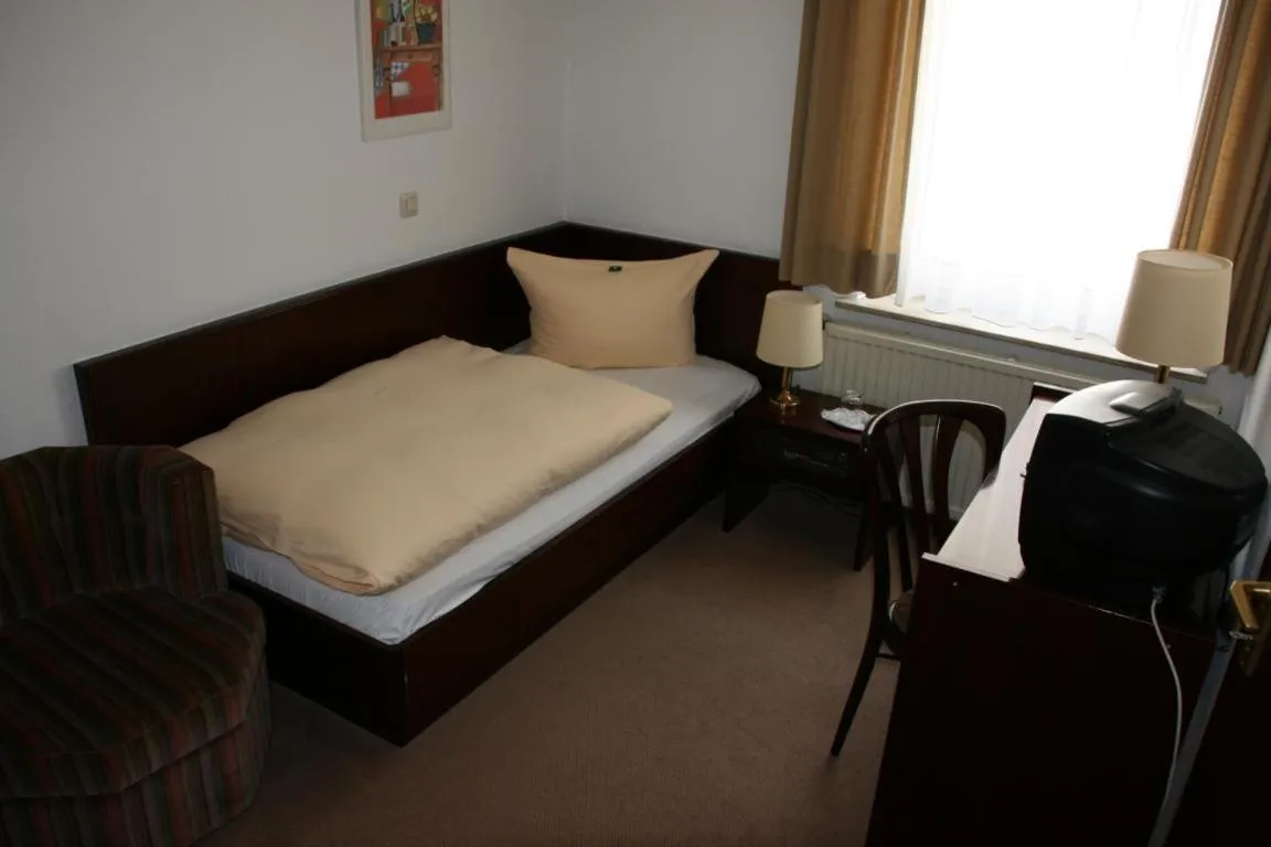 Photo of the whole room, Bed in Hotel Diening