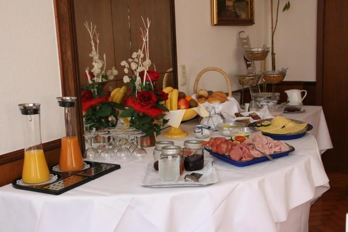 Food and drinks in Hotel Diening