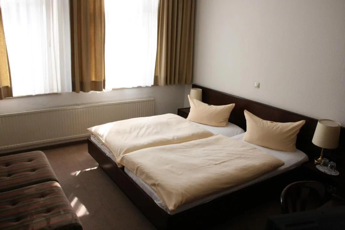 Photo of the whole room, Bed in Hotel Diening