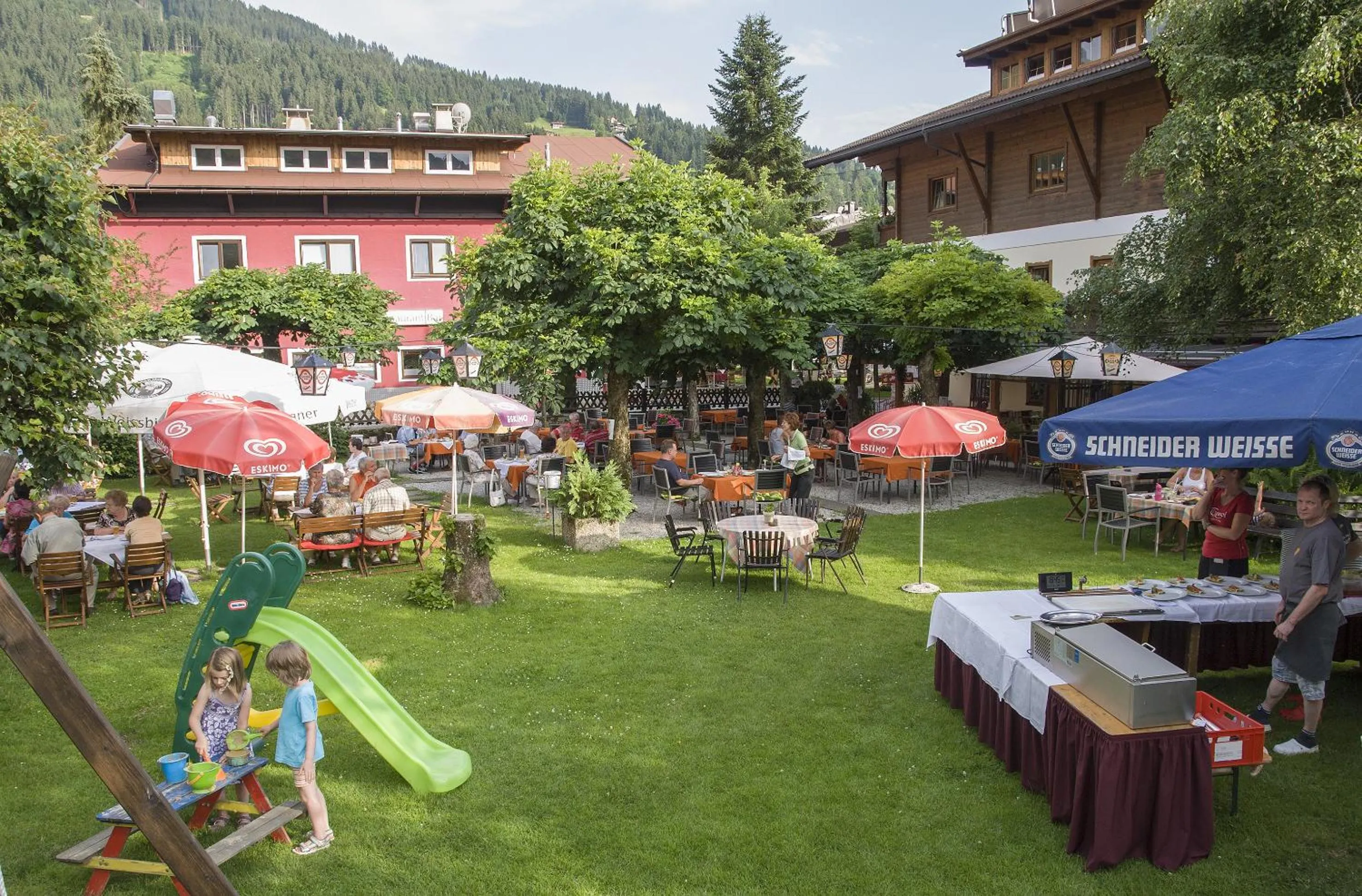 Summer in Hotel Post