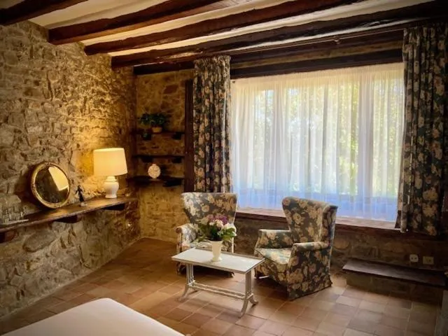 Seating area in Masia Can Pou