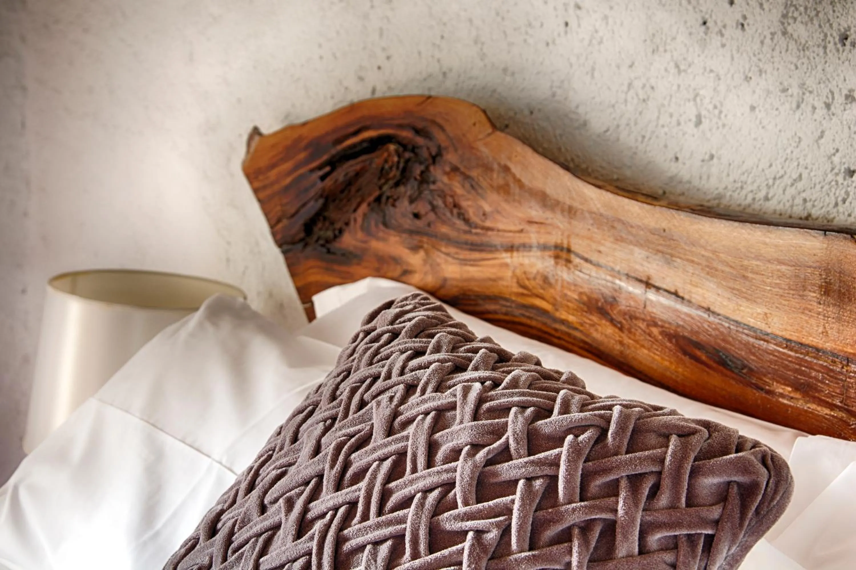 Decorative detail, Bed in Masia Can Pou