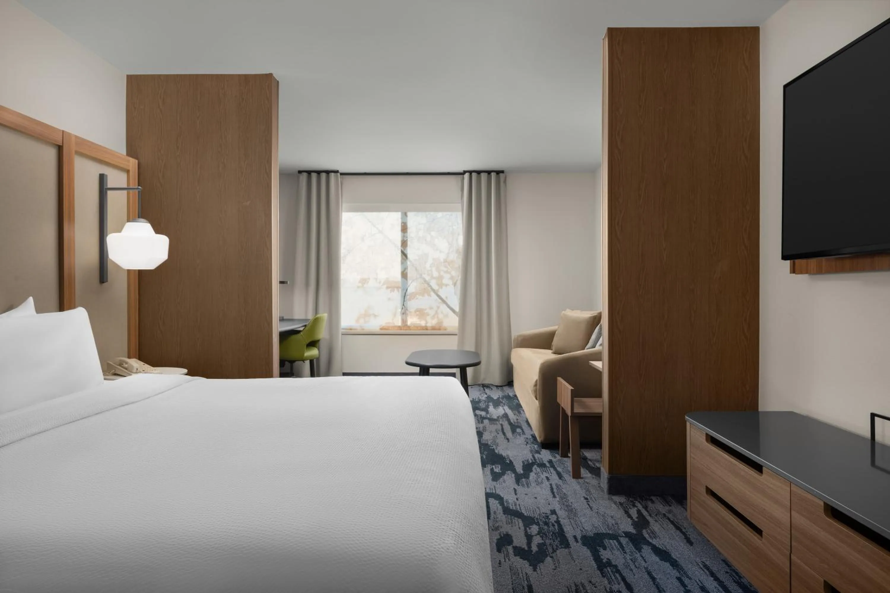 Bed in Fairfield by Marriott Inn & Suites Helena North