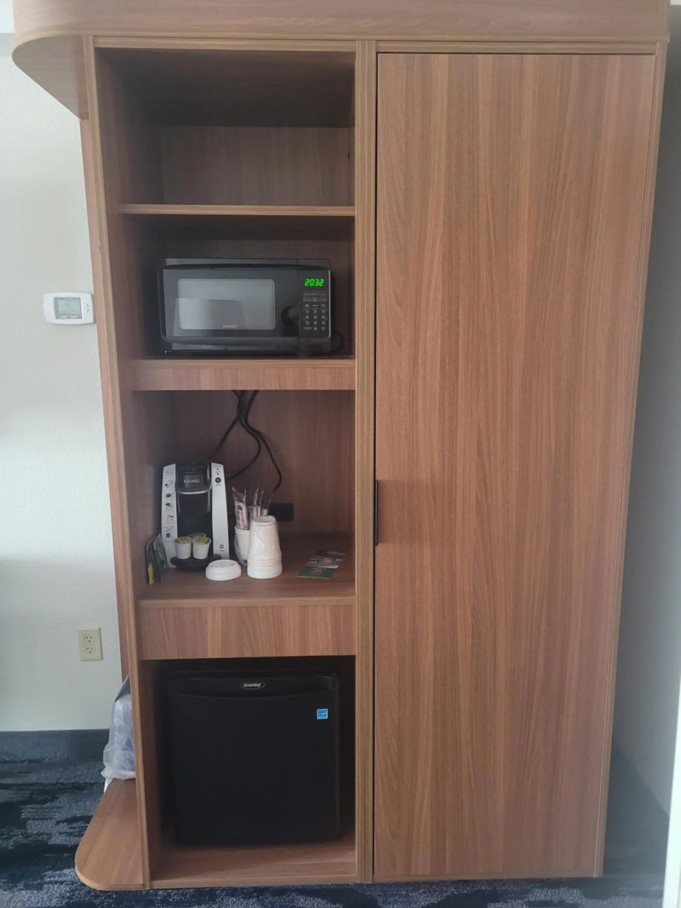 minibar, TV/Entertainment Center in Wingate by Wyndham Helena