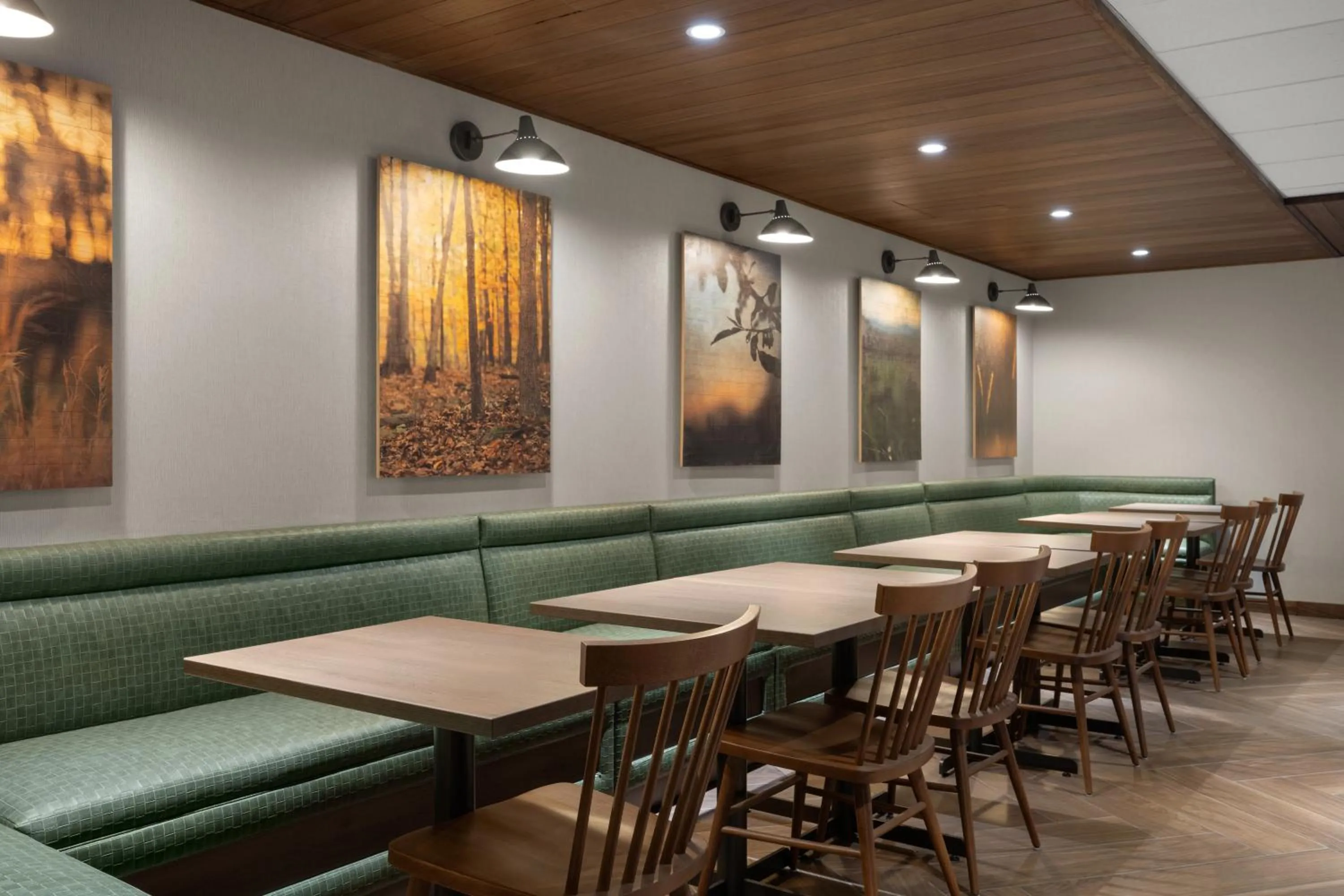 Dining area in Fairfield by Marriott Inn & Suites Helena North