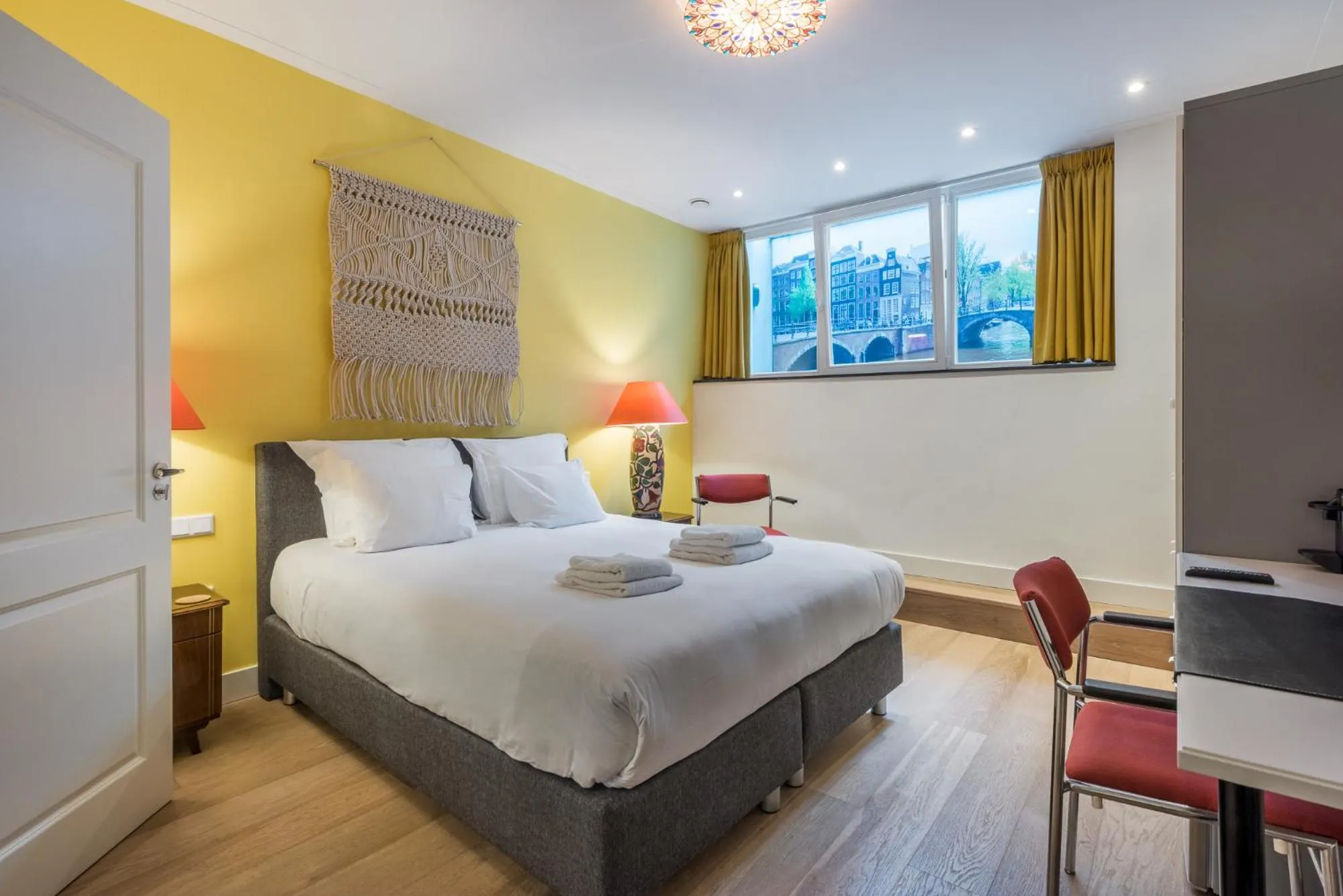 Photo of the whole room in The Old Lady