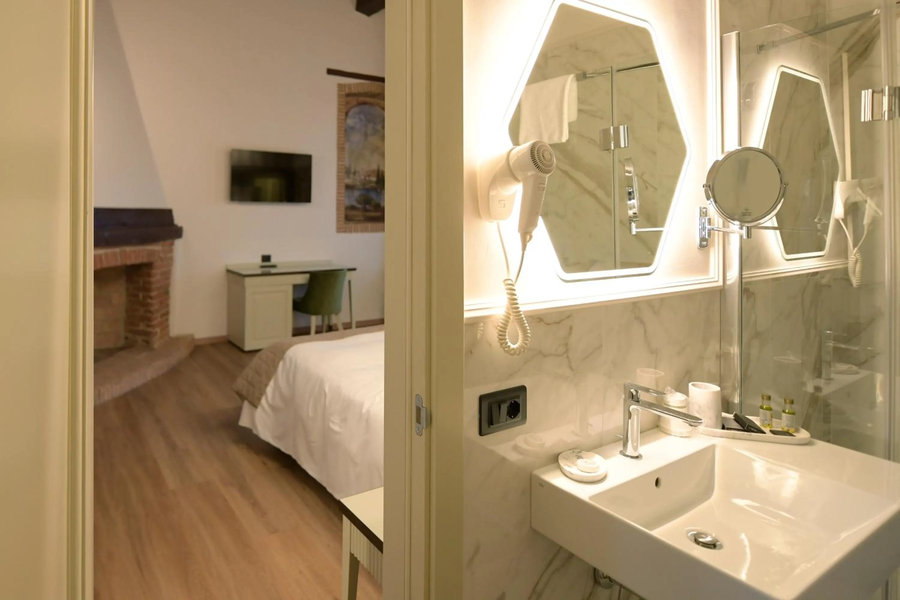 Bathroom, Bed in Tenuta Ciminata Greco