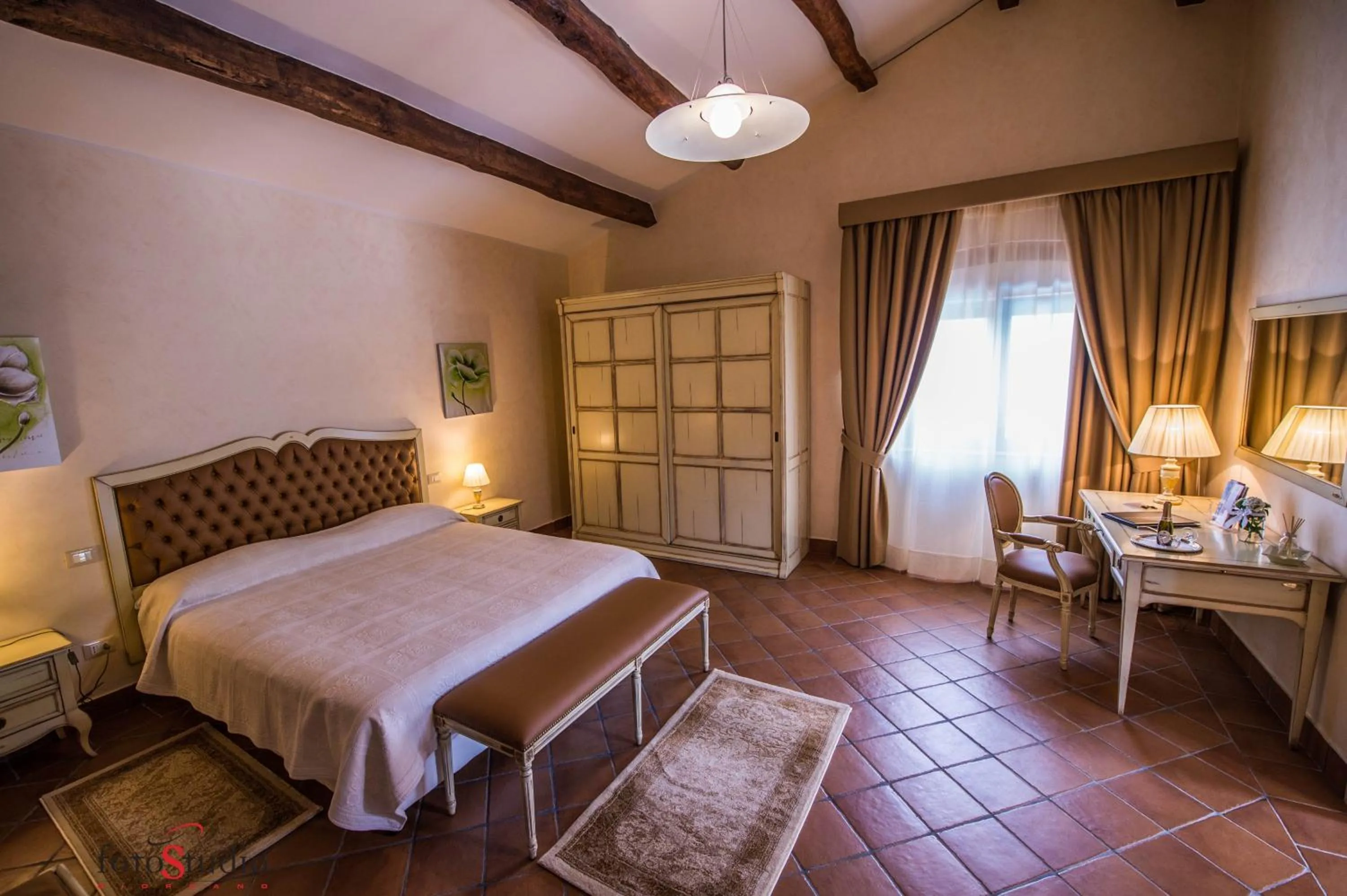 Decorative detail, Bed in Tenuta Ciminata Greco