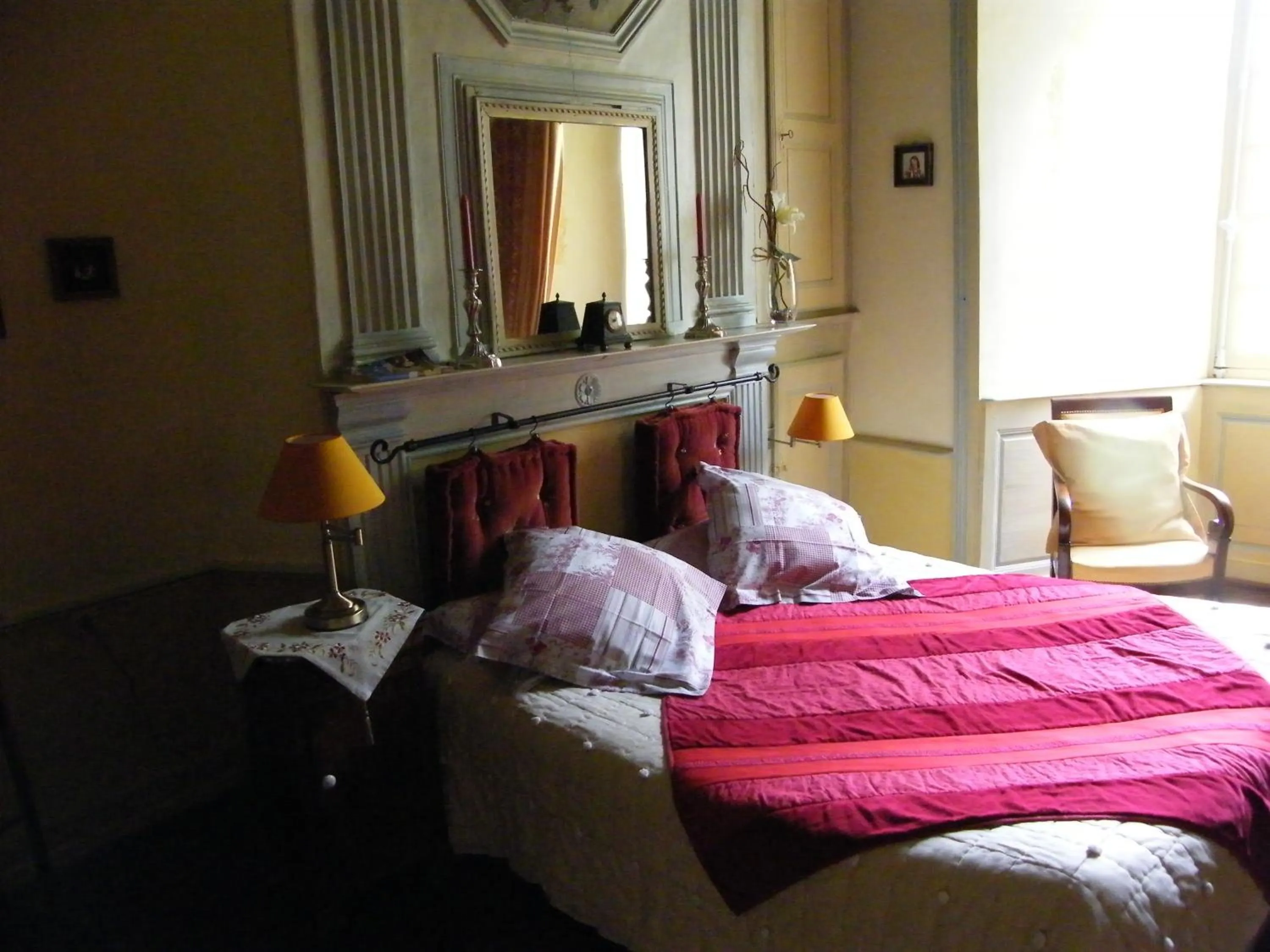 Bedroom, Bed in Château des Martinanches