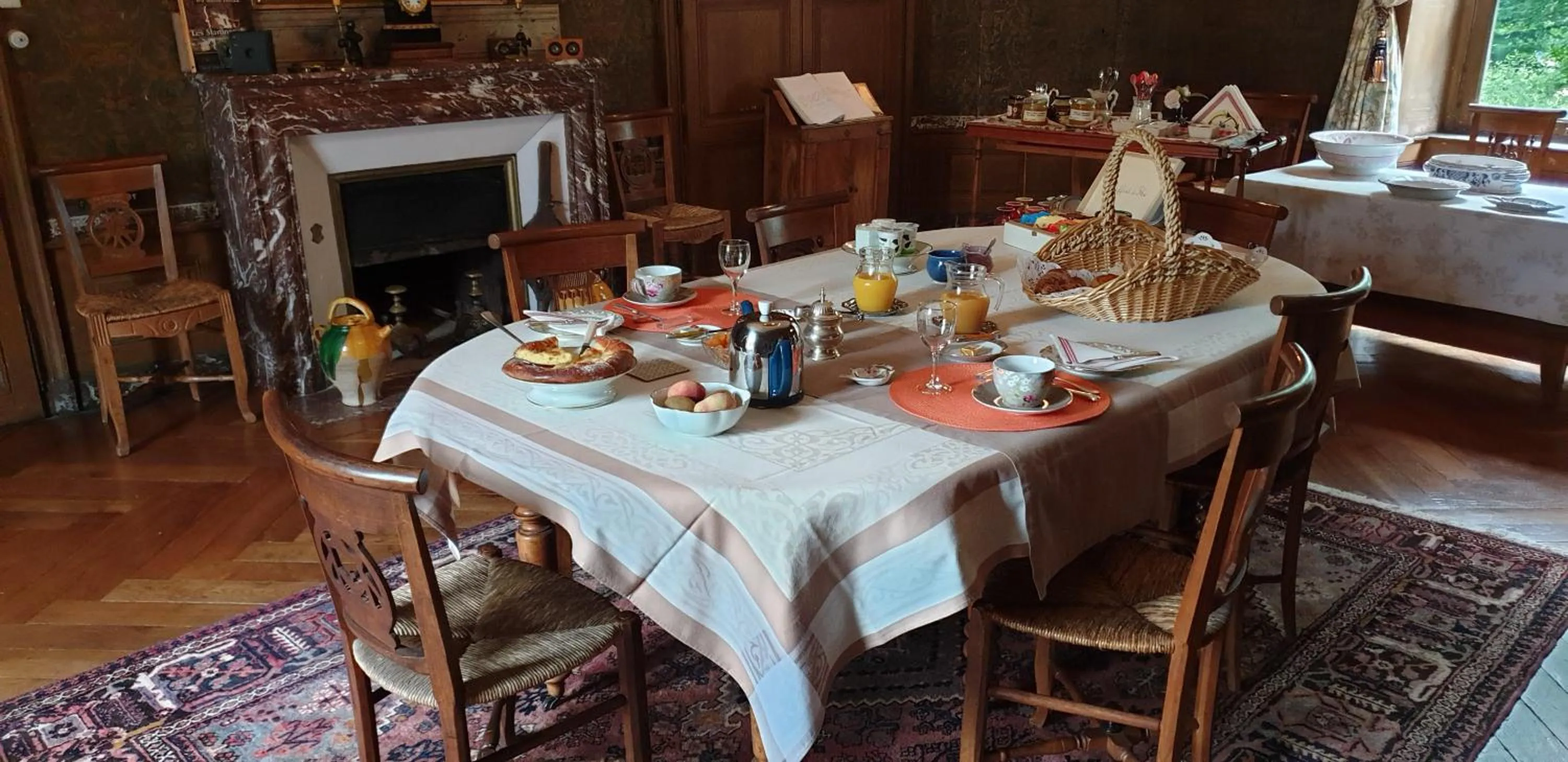 Breakfast in Château des Martinanches