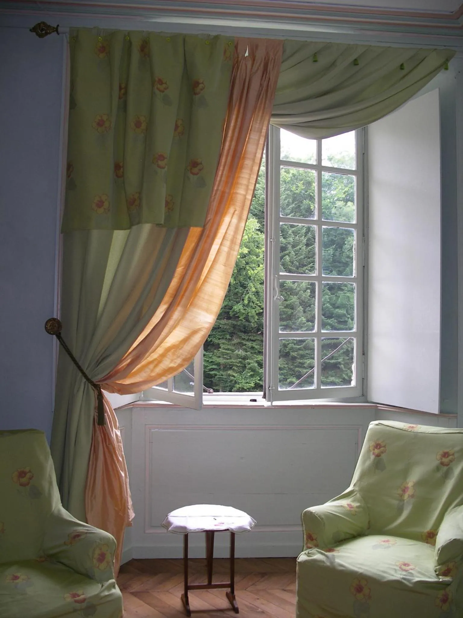 Bedroom in Château des Martinanches