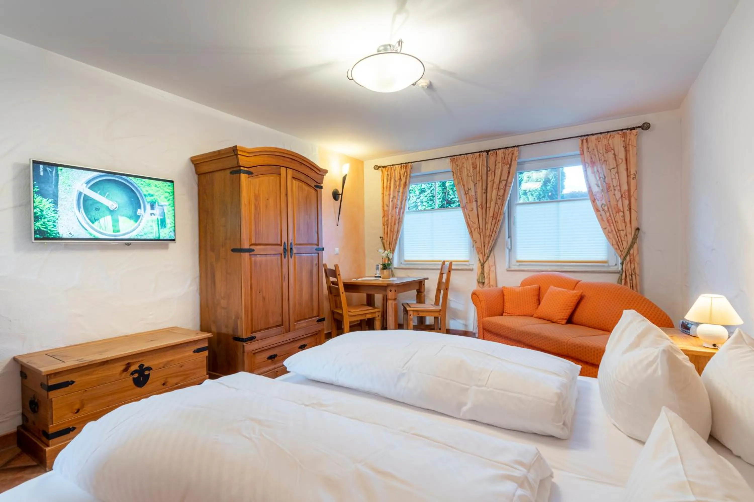 Photo of the whole room, Bed in Zum Schlangenkönig