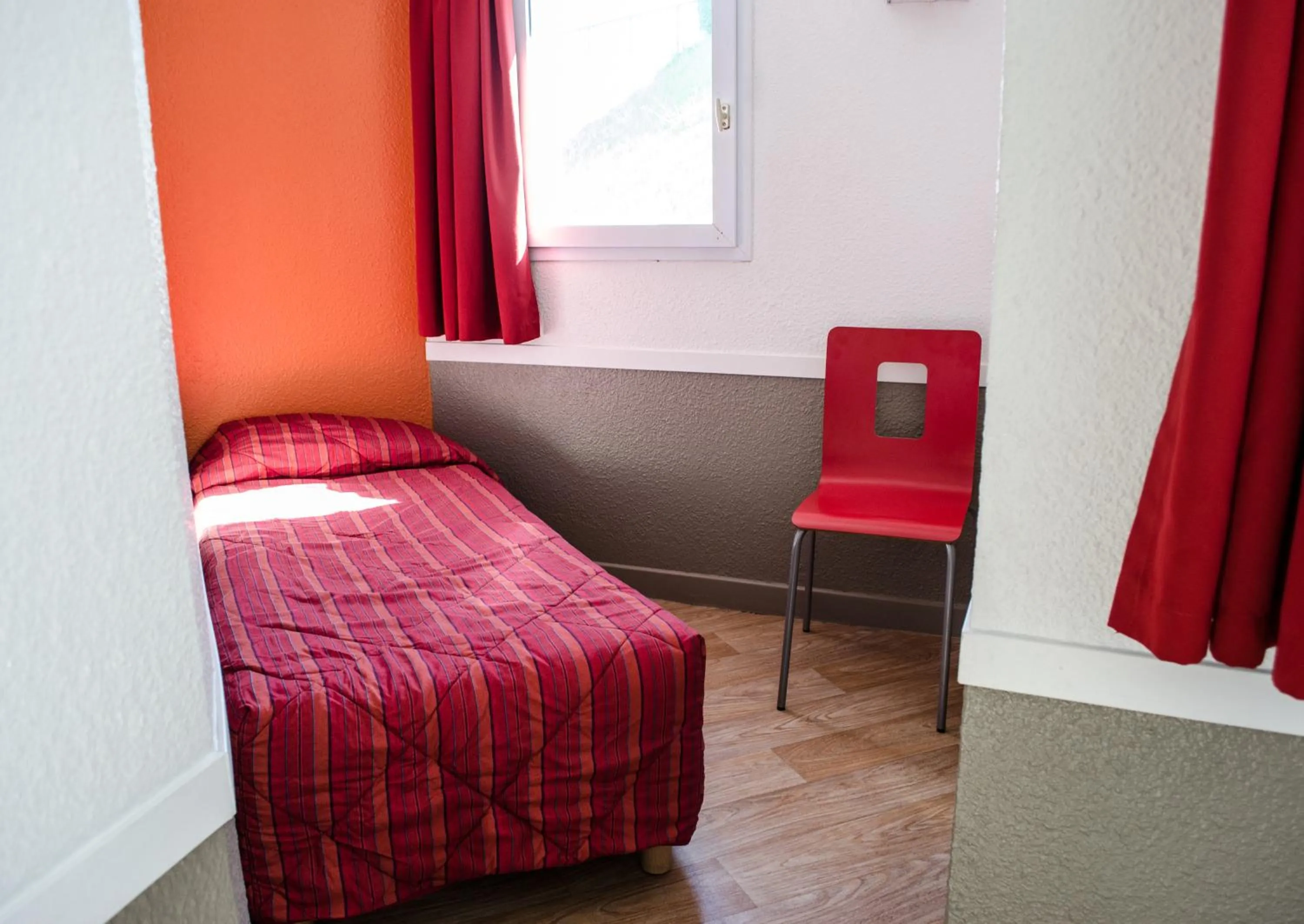 Bed in HECO Calais Centre-Gare