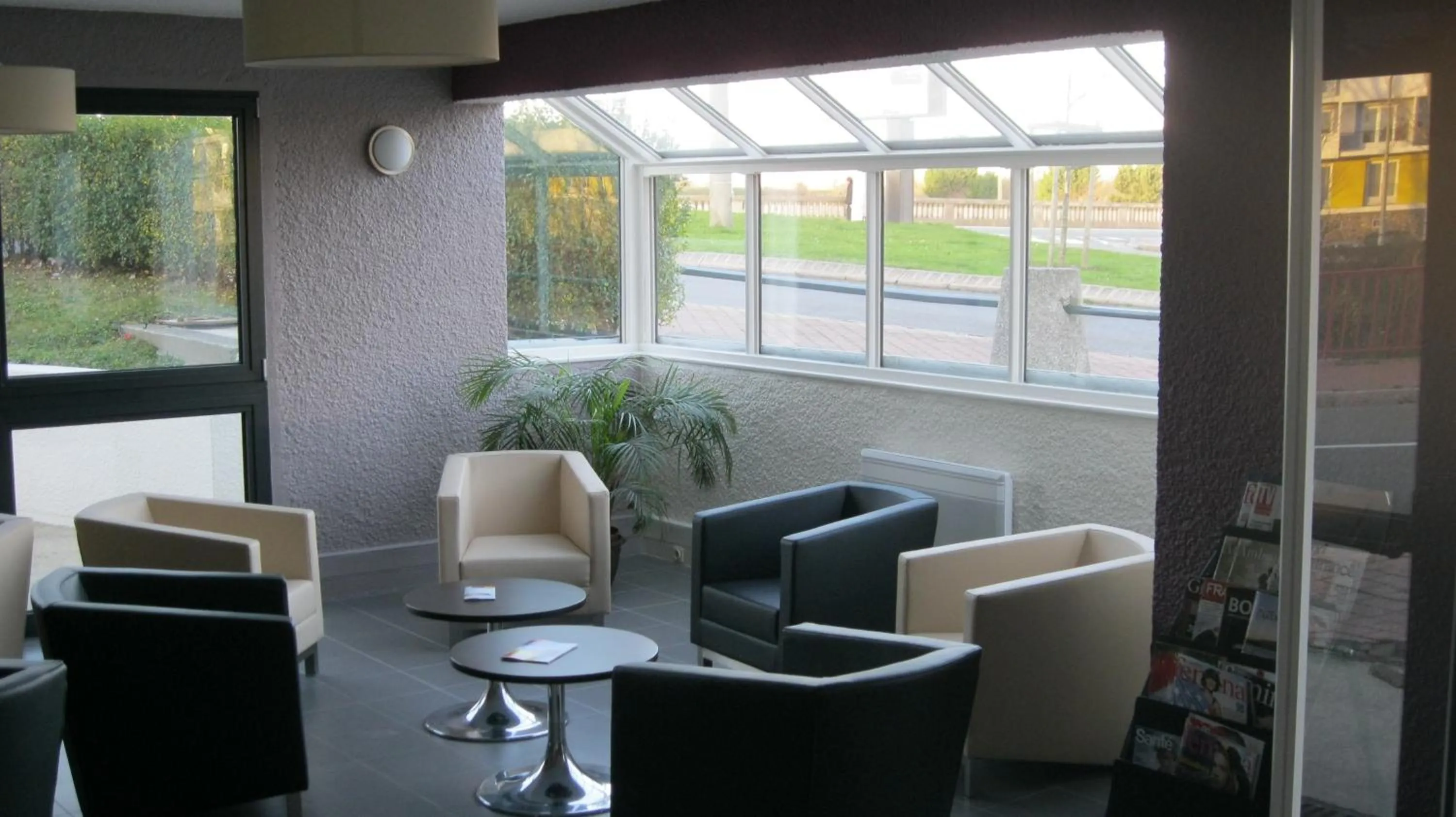 Lobby or reception in HECO Calais Centre-Gare