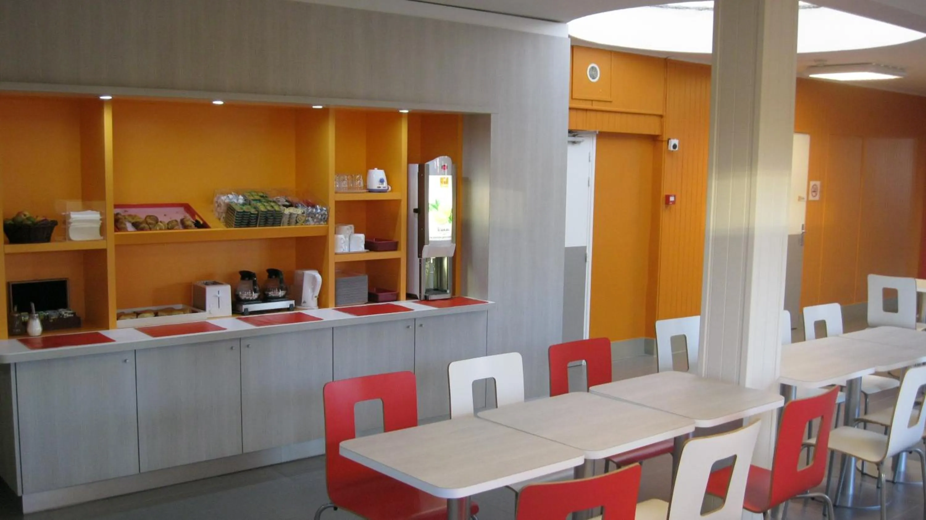 Restaurant/places to eat in HECO Calais Centre-Gare