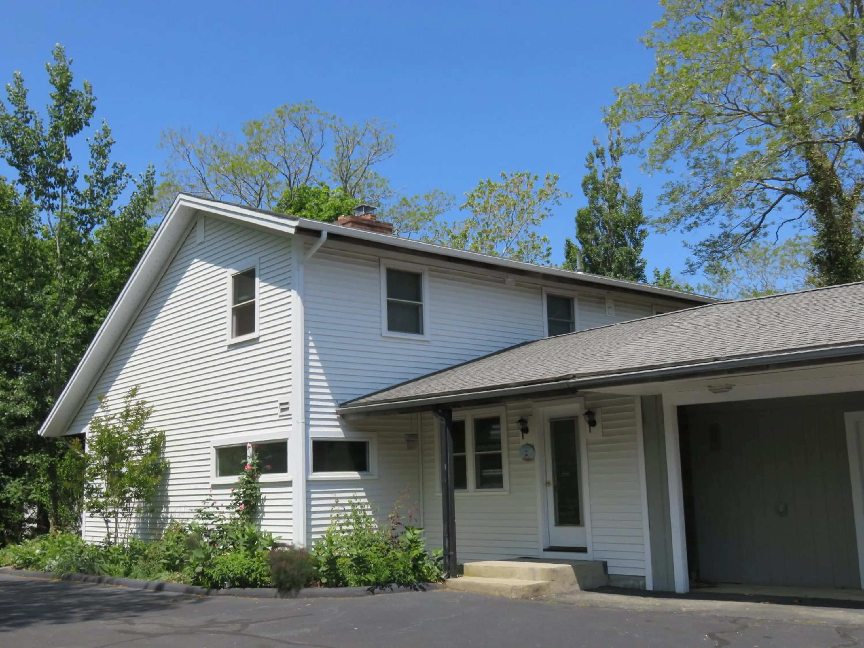 Property building in Self-Sufficient Cottages at Even'tide Resort