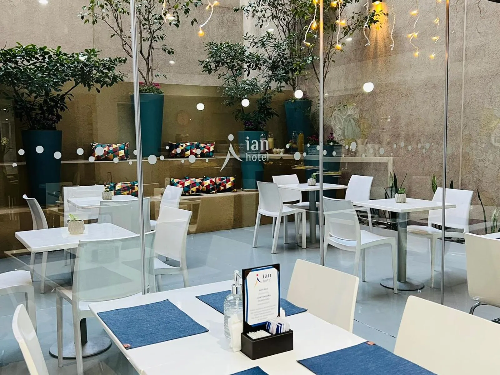 Seating area in ian Hotel