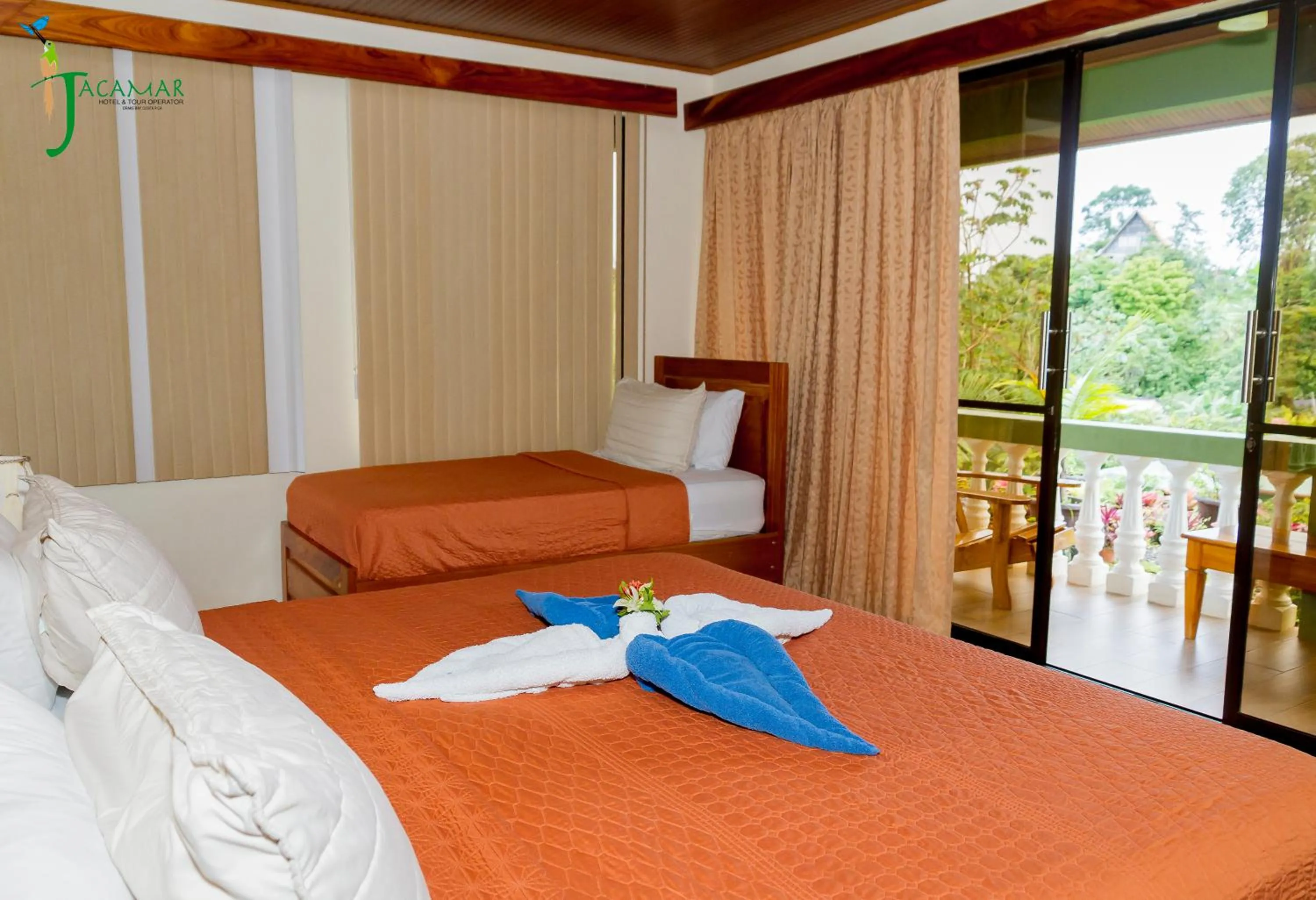 Bed in Jacamar Corcovado Drake Bay