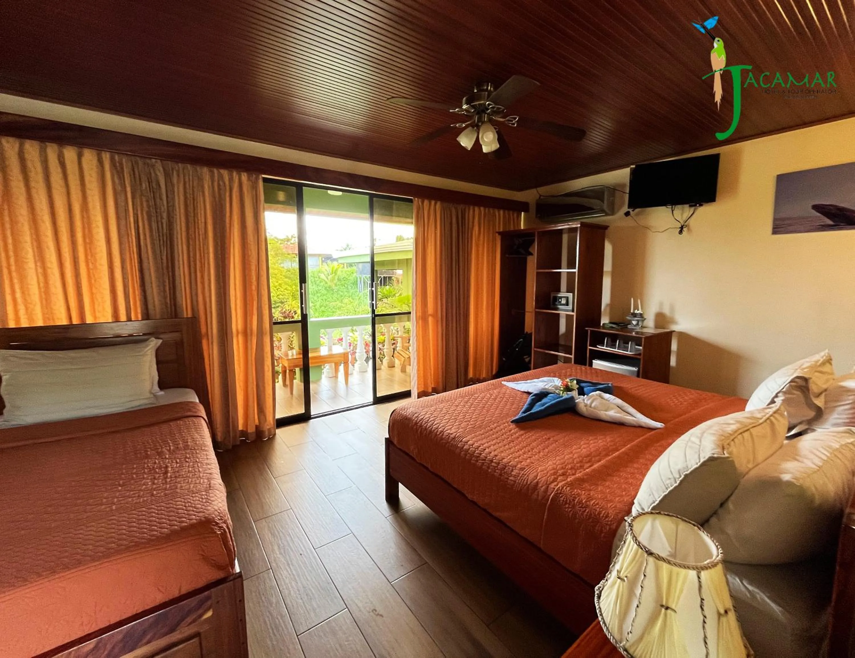 Bed in Jacamar Corcovado Drake Bay