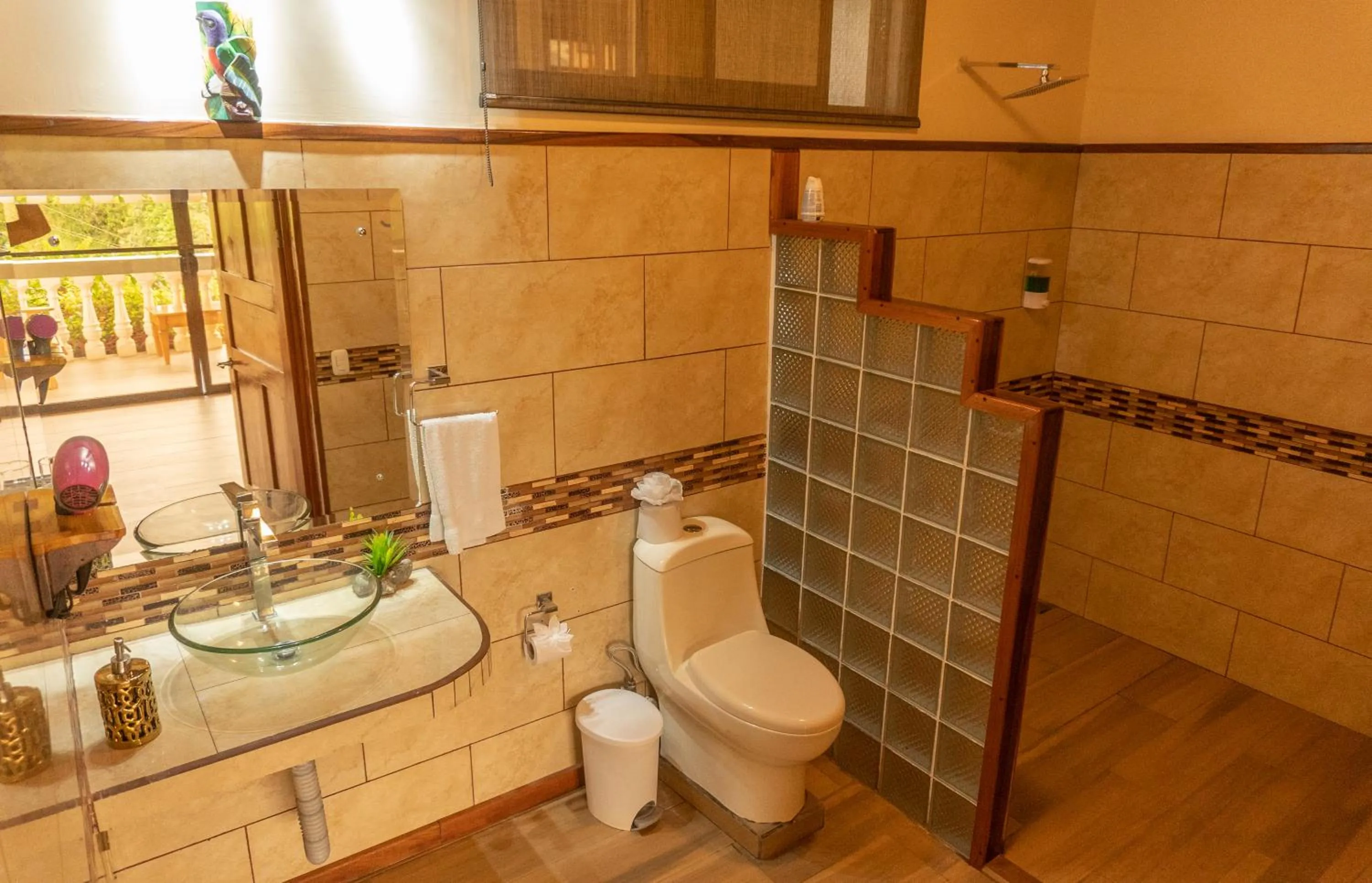 Bathroom in Jacamar Corcovado Drake Bay