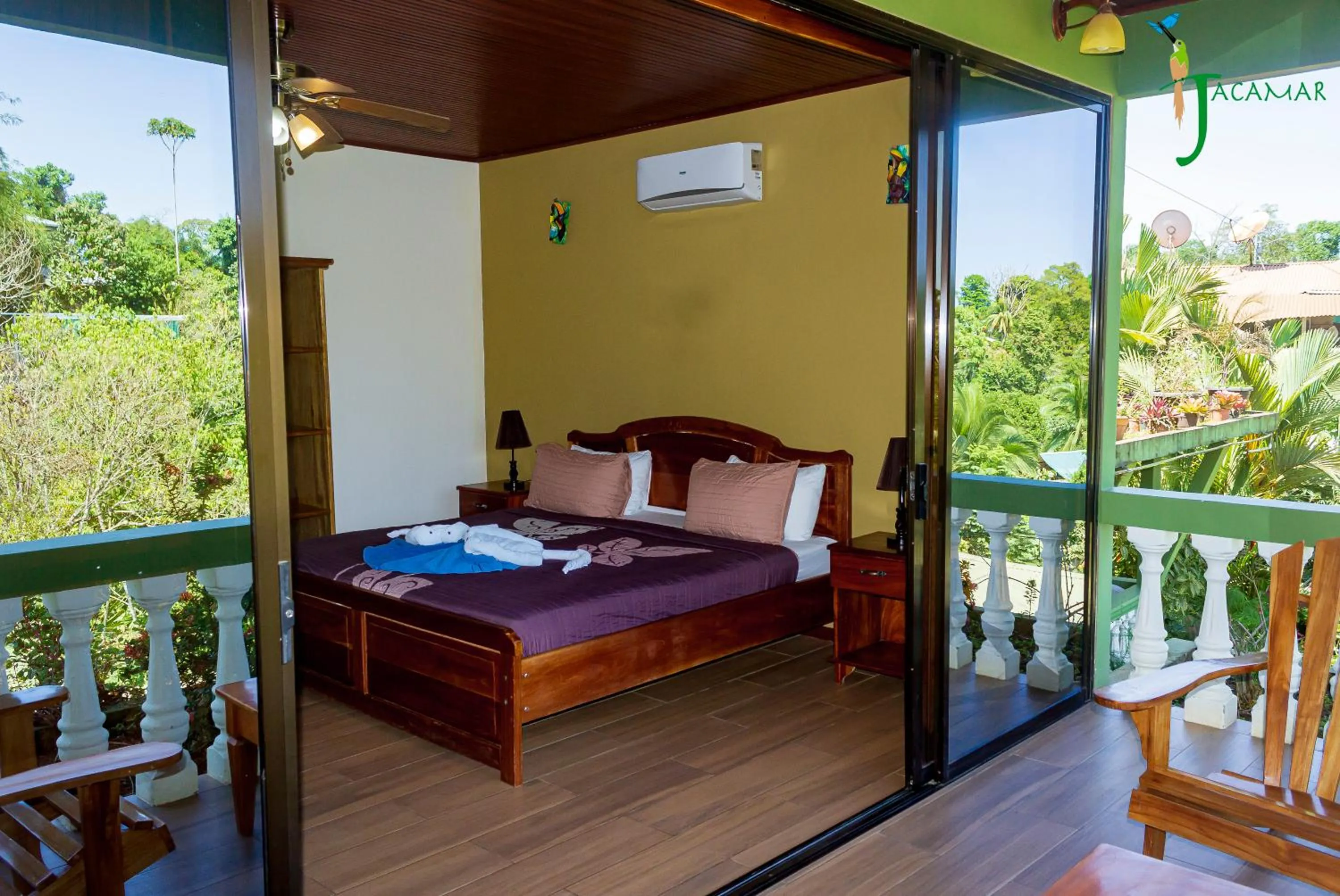 Bed in Jacamar Corcovado Drake Bay