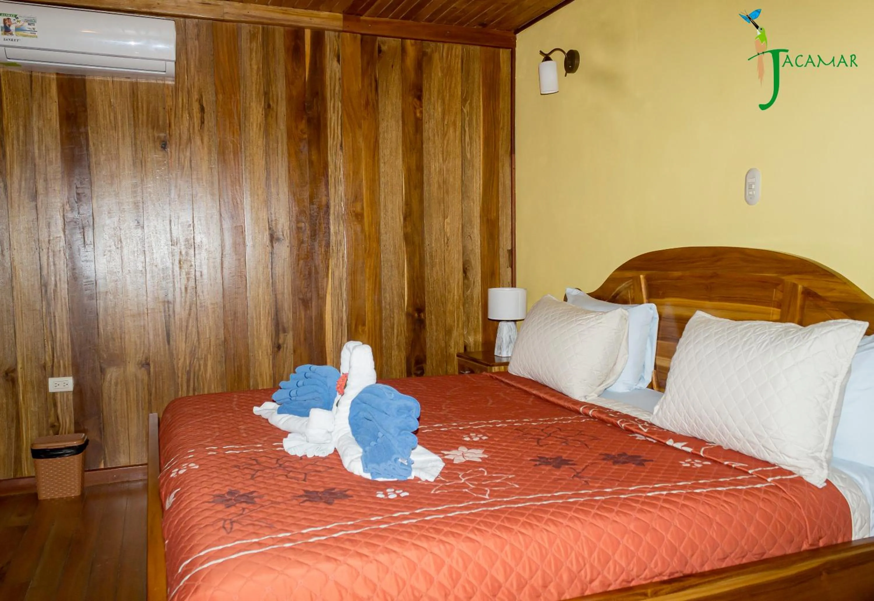 Bed in Jacamar Corcovado Drake Bay