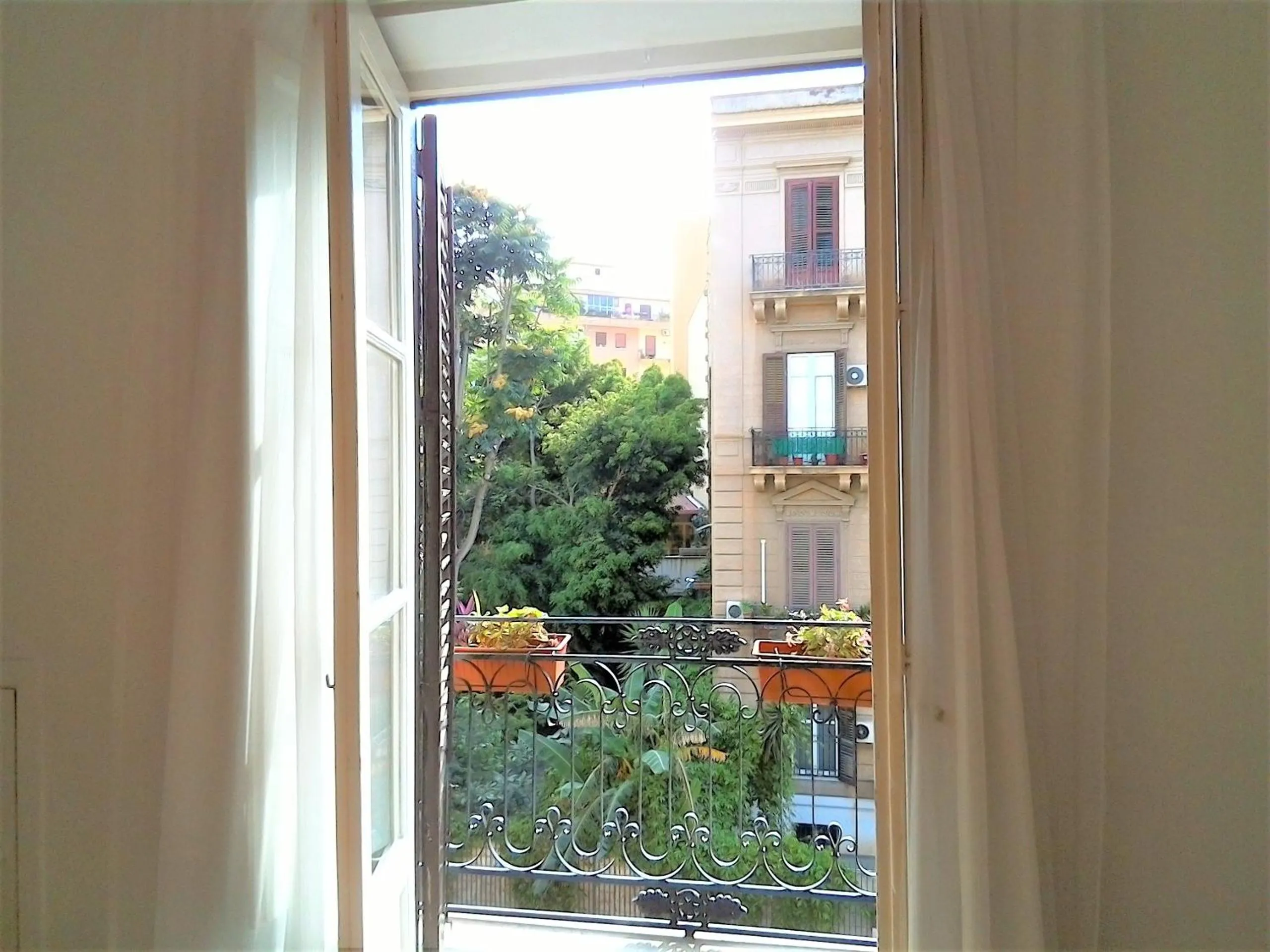 Neighbourhood in BED&BOOK Palazzo Cutelli