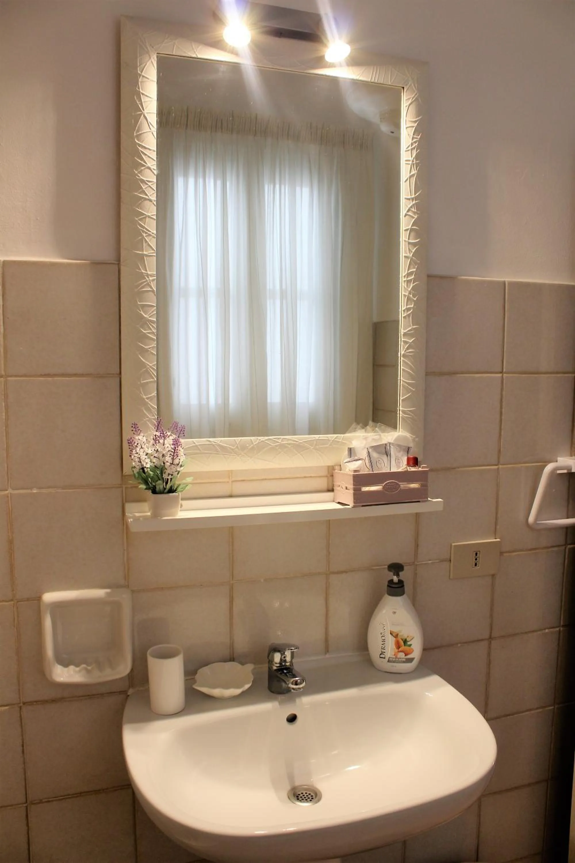 Bathroom in BED&BOOK Palazzo Cutelli