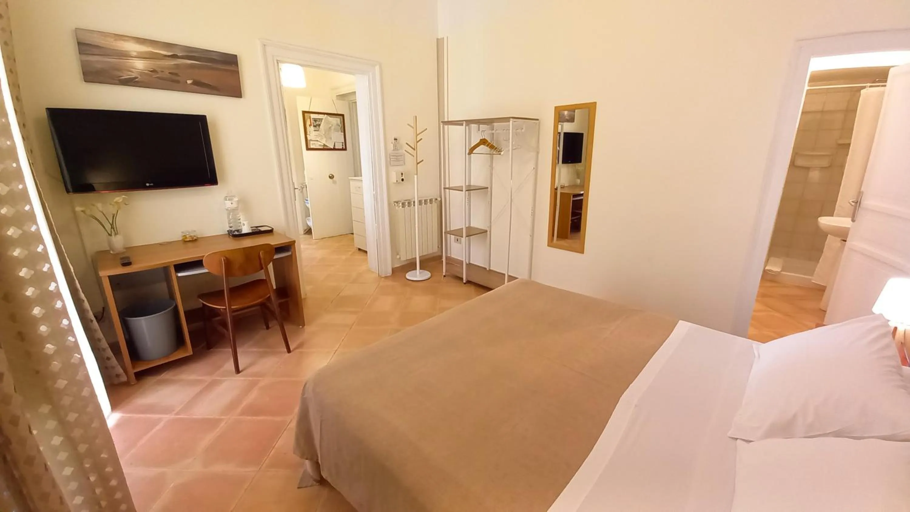 Photo of the whole room, Bed in BED&BOOK Palazzo Cutelli