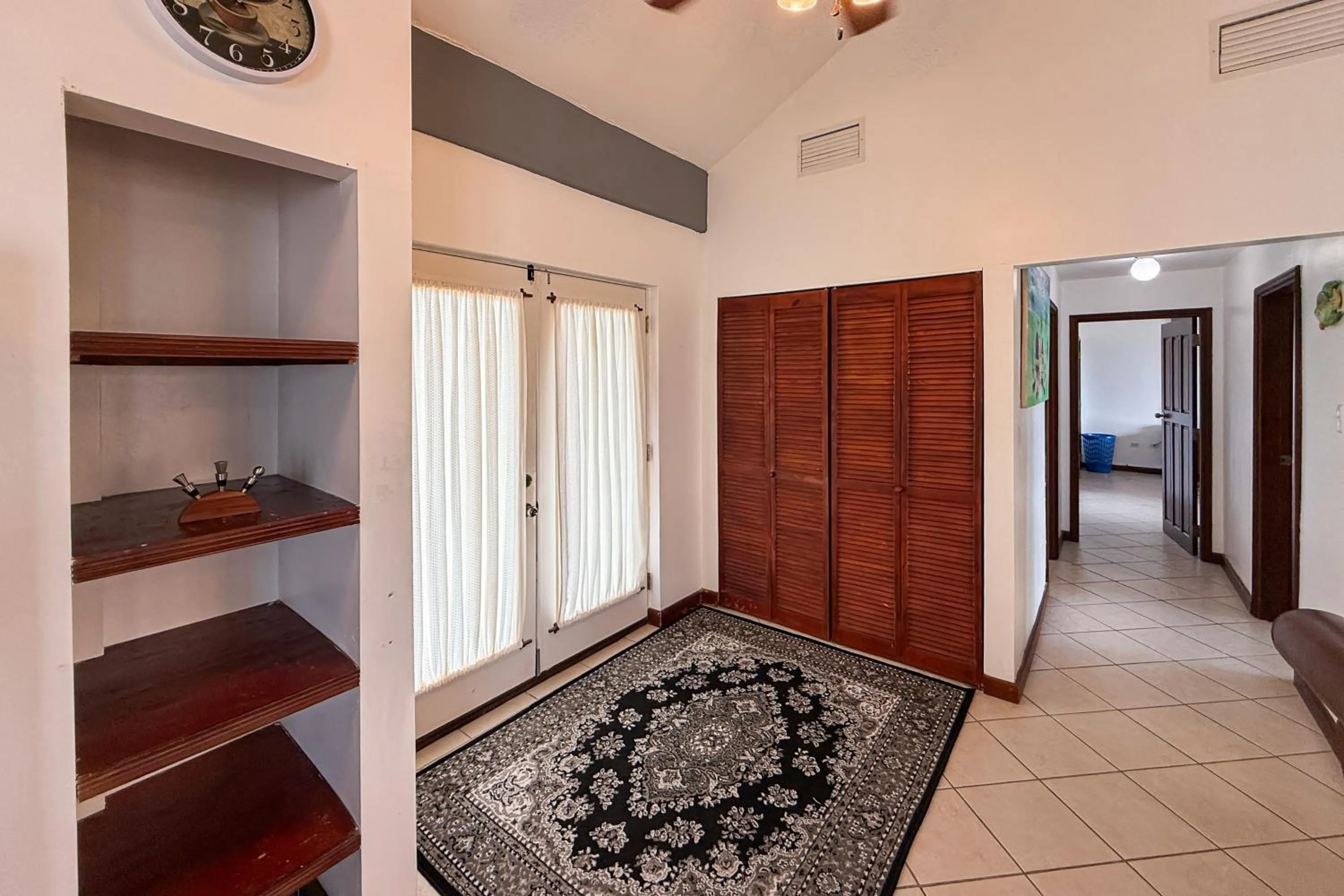 Suite C303 Mara Laguna