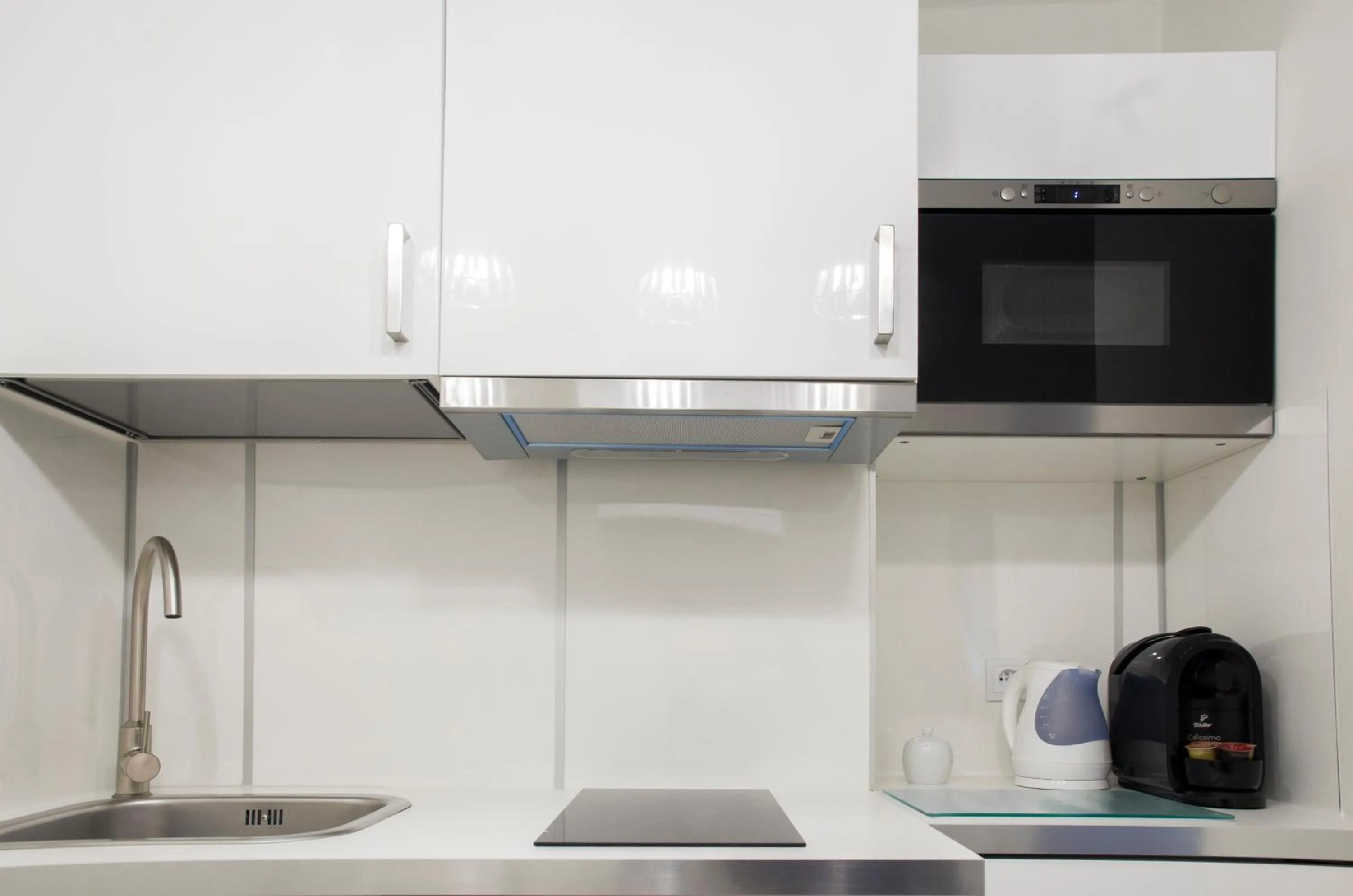 Coffee/tea facilities in Hosapartments City Center