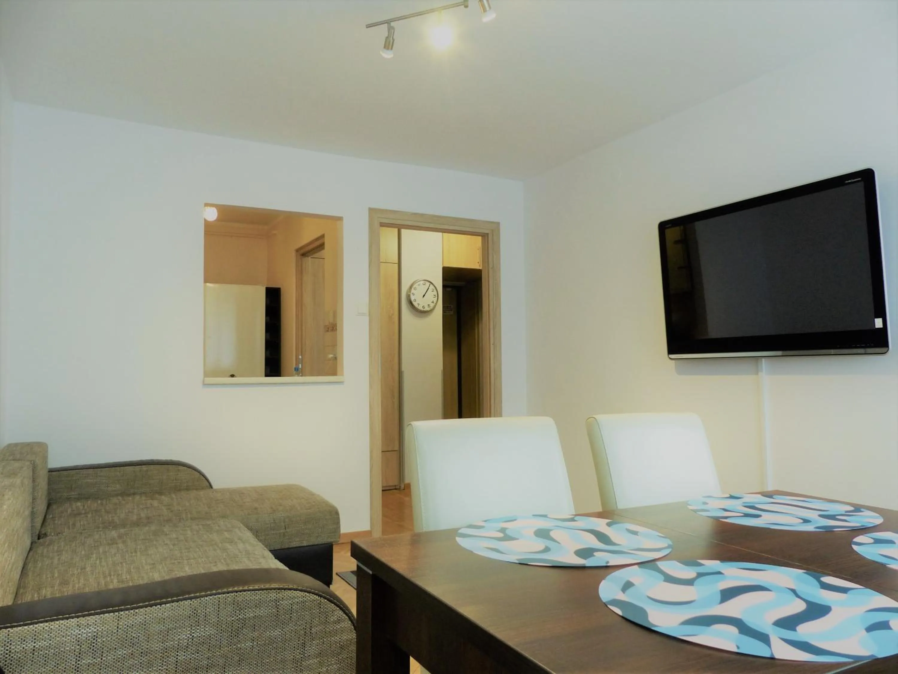 TV and multimedia in Hosapartments City Center