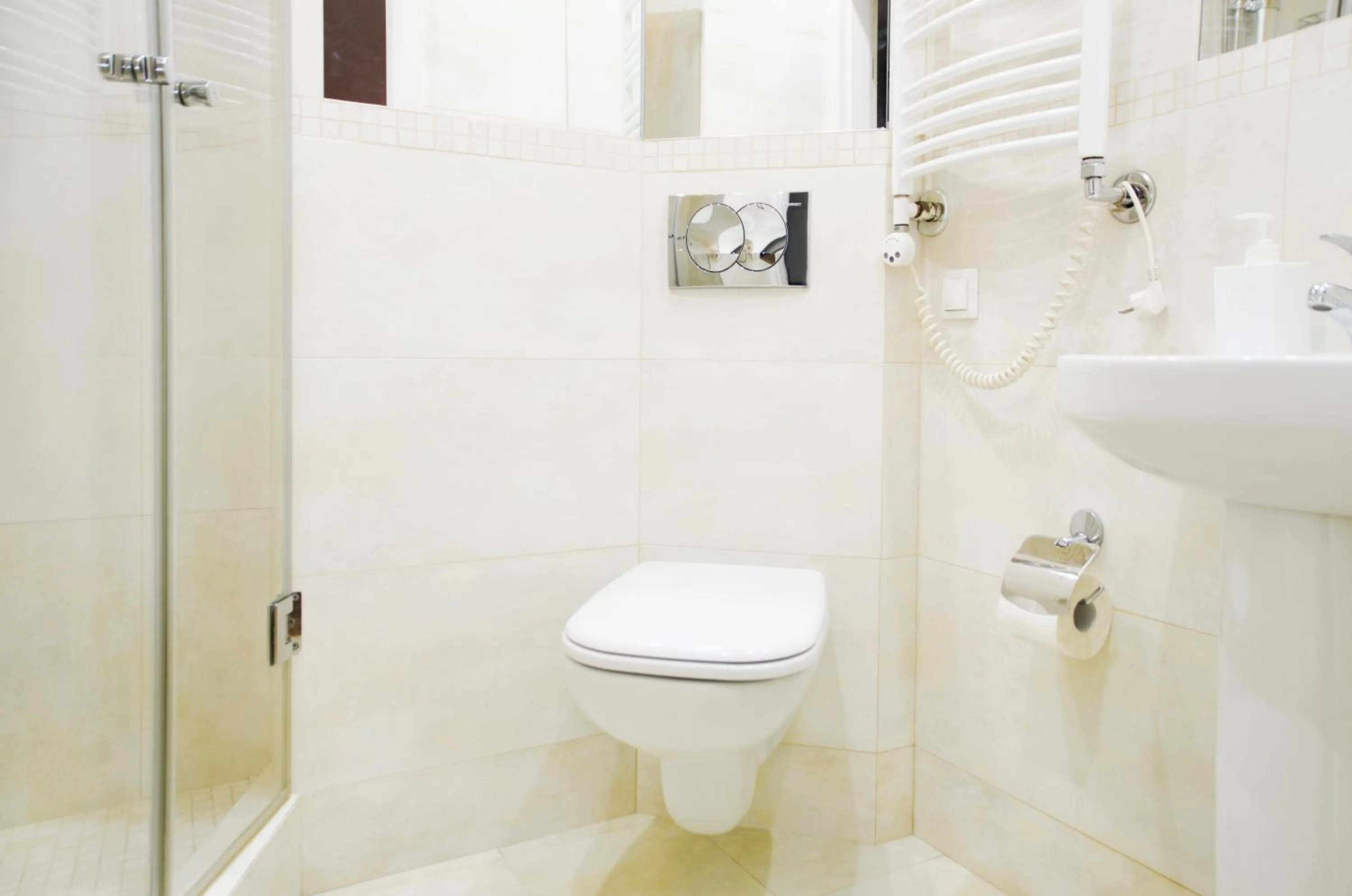 Shower in Hosapartments City Center