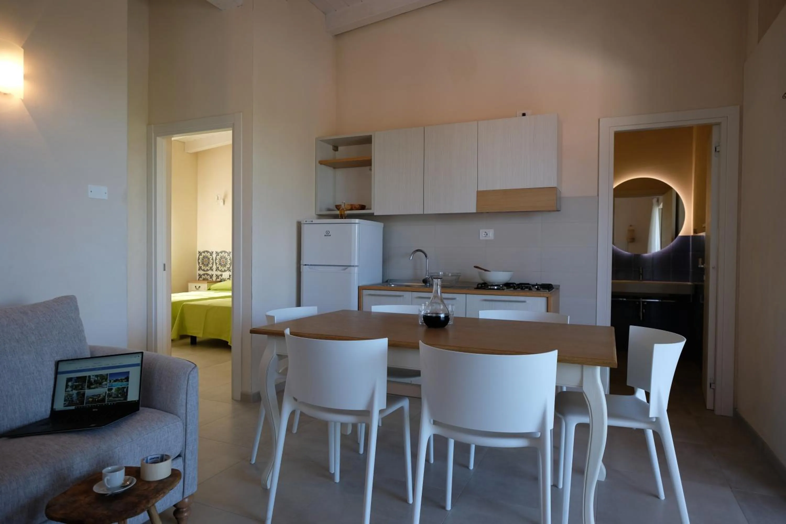 Living room in Baia Degli Aranci Suite & Apartments